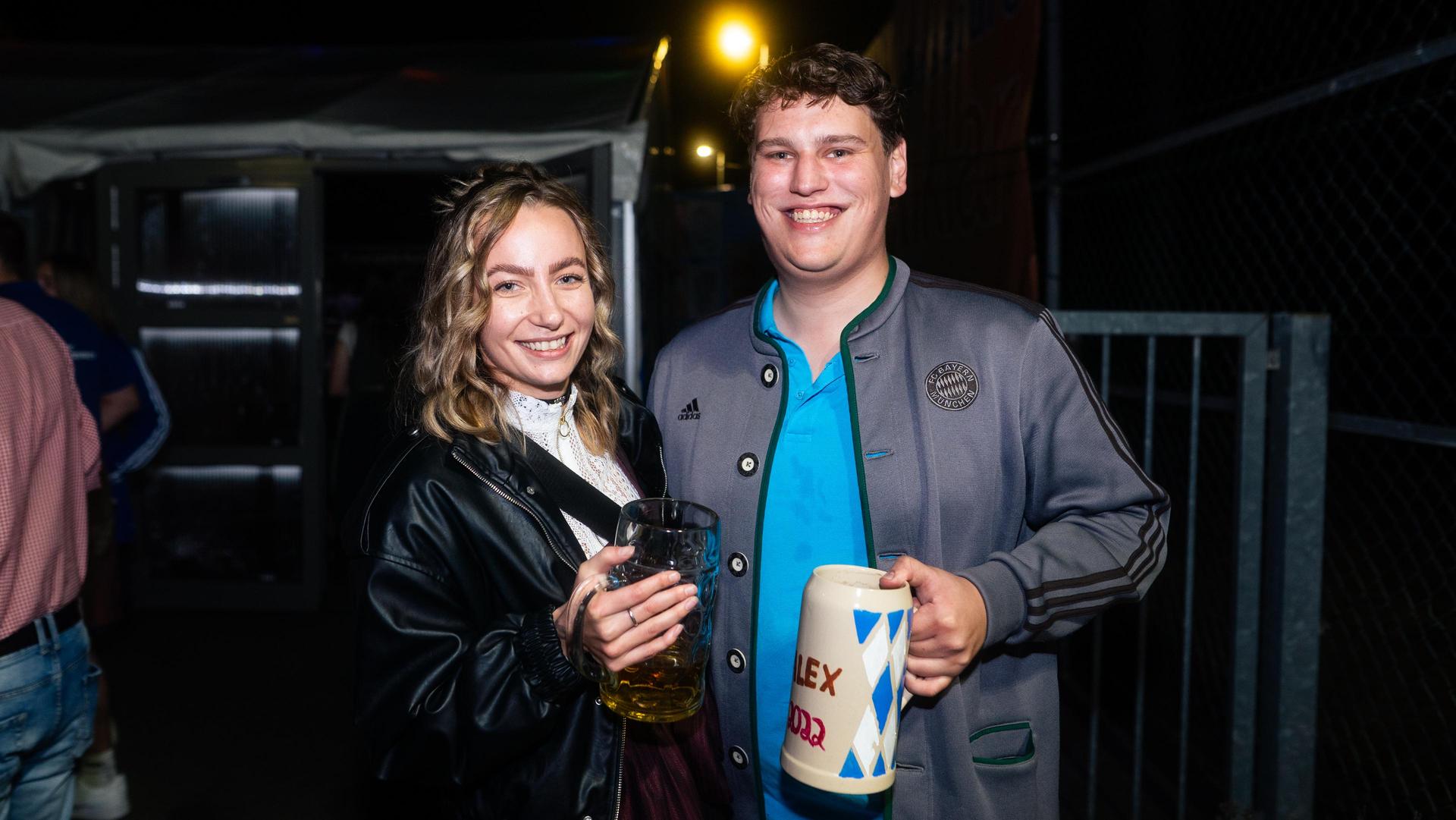 Beim Kirwa-Special der Etzenrichter Kirwa sorgte die Band „RUNDUMADUM” für Stimmung.  (Bild: Hannes Stock)