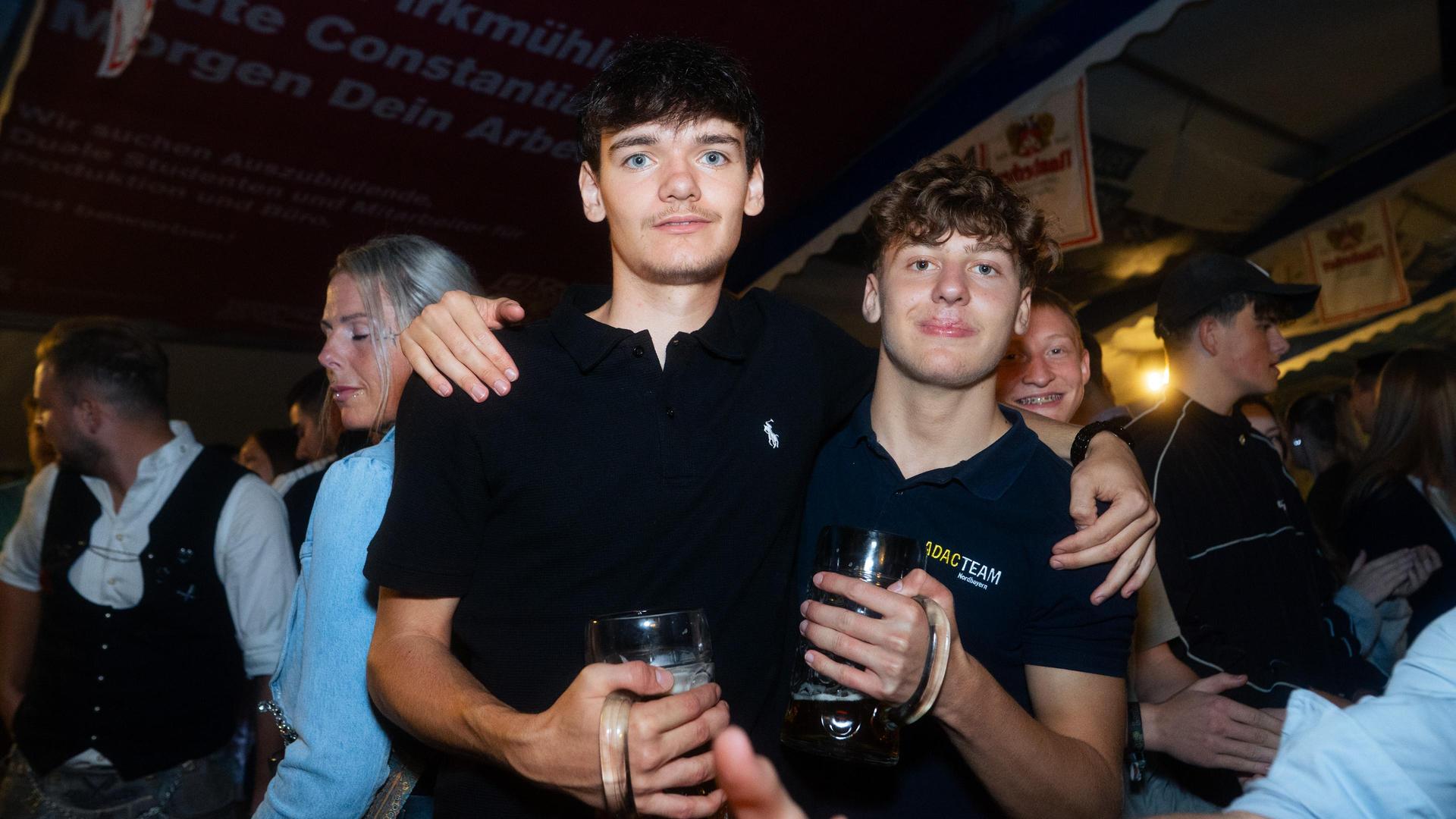 Die Bilder vom Freitag auf dem Weidener Volksfest 2025. (Bild: Hannes Stock)