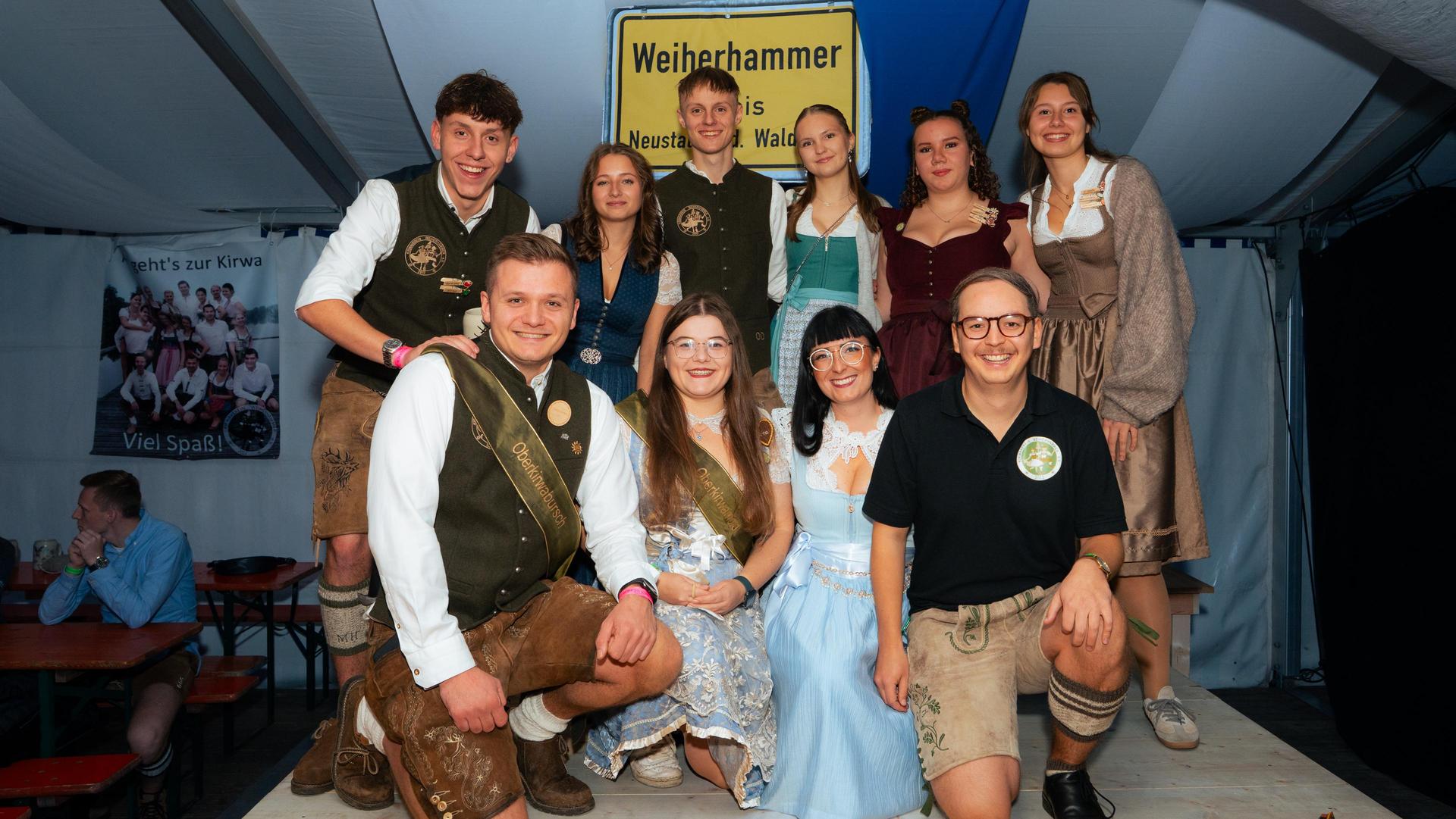 Szenen der Kirwaparty in Weiherhammer. (Bild: Hannes Stock)