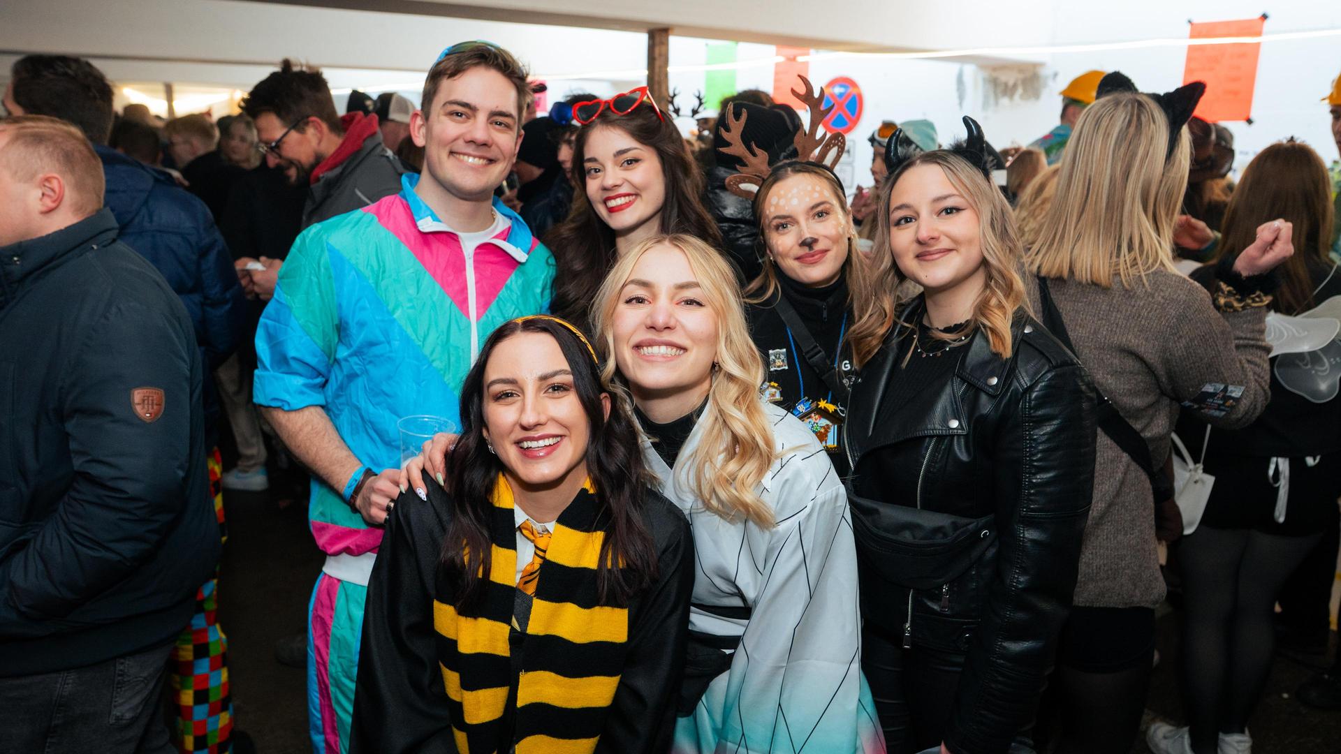 Erst Faschingszug, dann Afterparty in Neustadt. Wir haben die Bilder.  (Bild: Hannes Stock)