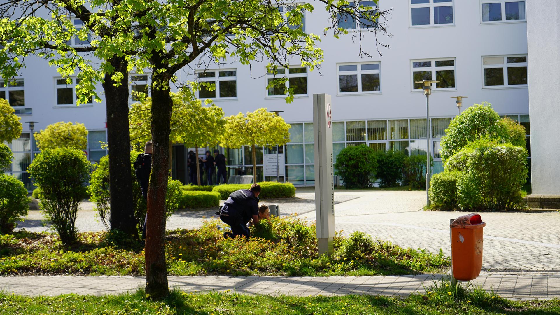 Im Gebäude der Agentur für Arbeit fand eine große Polizeiübung statt. (Bild: mcl)