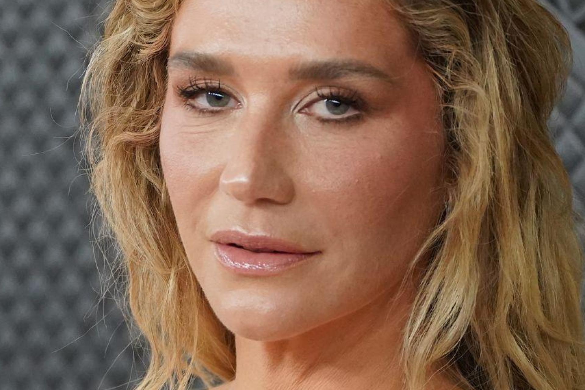 US-Sängerin Kesha kritisiert Weißes Haus für Nutzung ihres Songs „Blow“. (Archivbild)  (Bild: Jordan Strauss/Invision/AP/dpa)