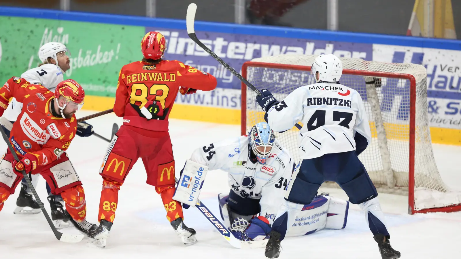 Michael McNiven im Weidener Tor war am Sonntagabend der Fels in der Brandung. Die Blue Devils gewannen mit 3:1 im Allgäu und stehen kurz vor dem Klassenerhalt in der DEL2. (Bild: Benjamin Lahr)