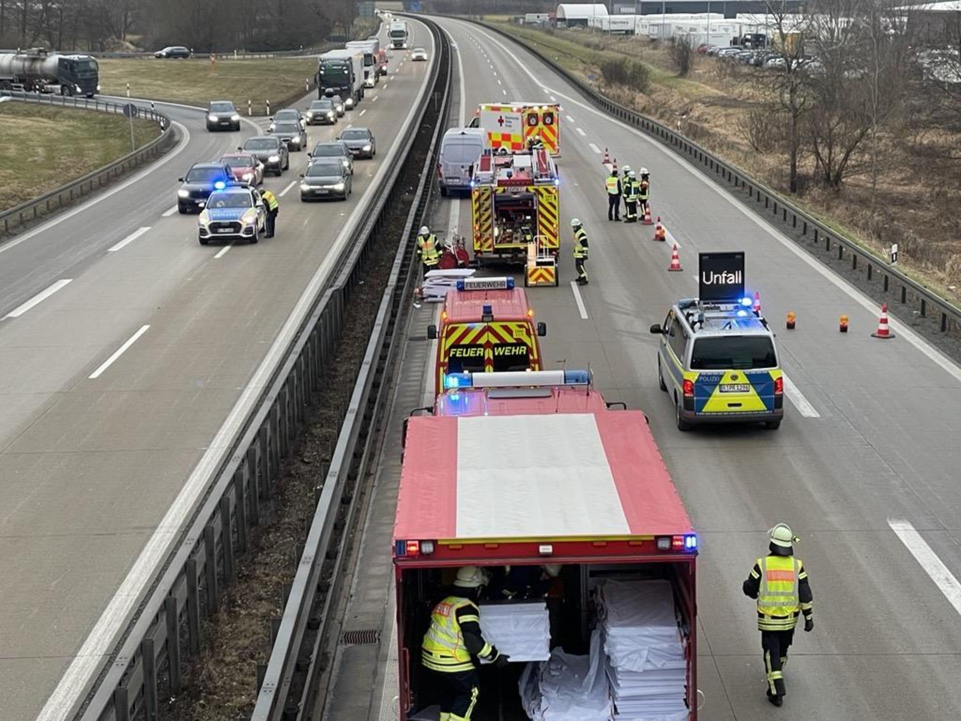 Auf der A93 bei Luhe-Wildenau hat sich ein Unfall ereignet.  (Bild: za)