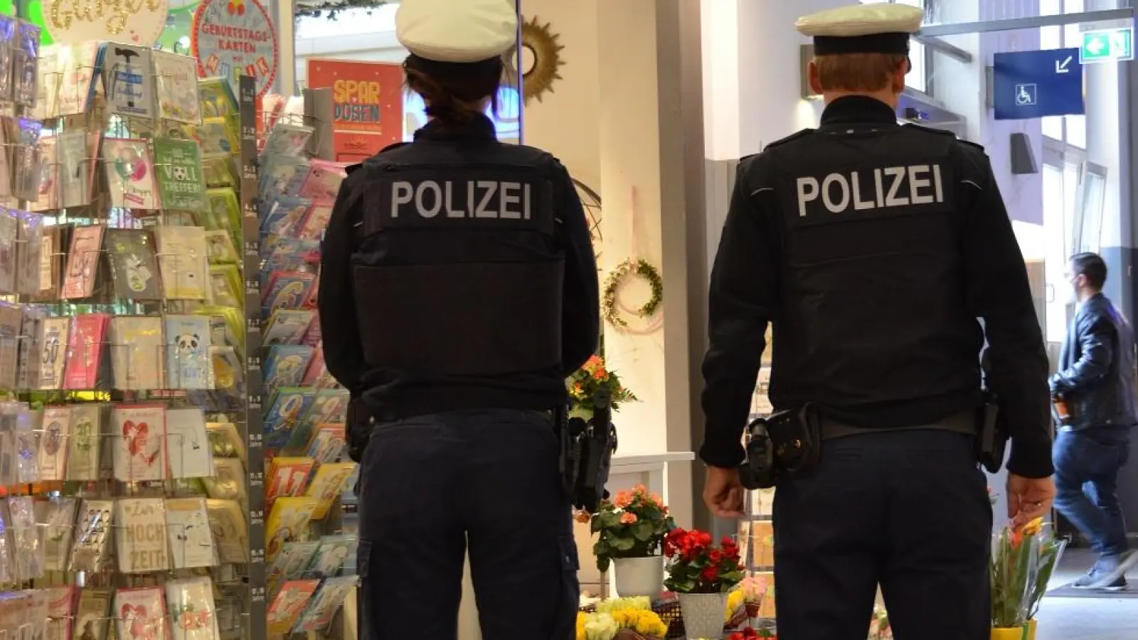 Am Hauptbahnhof Regensburg wurden zwei Männer beim Ladendiebstahl ertappt. (Symbolbild: Bundespolizei)