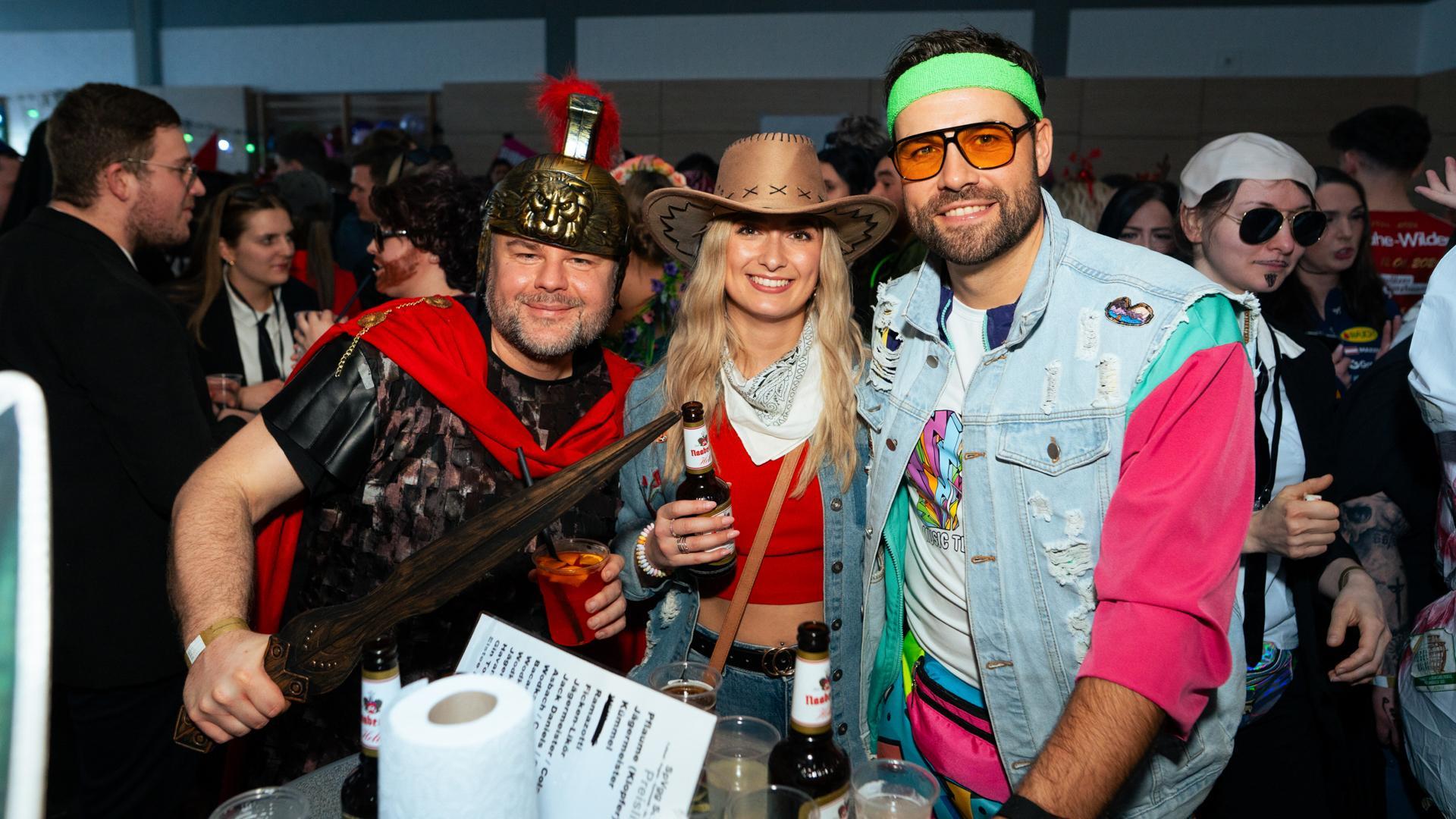 Am Sportlerball in Schirmitz gings mit Vollgas weiter im Faschingstreiben.  (Bild: Hannes Stock)