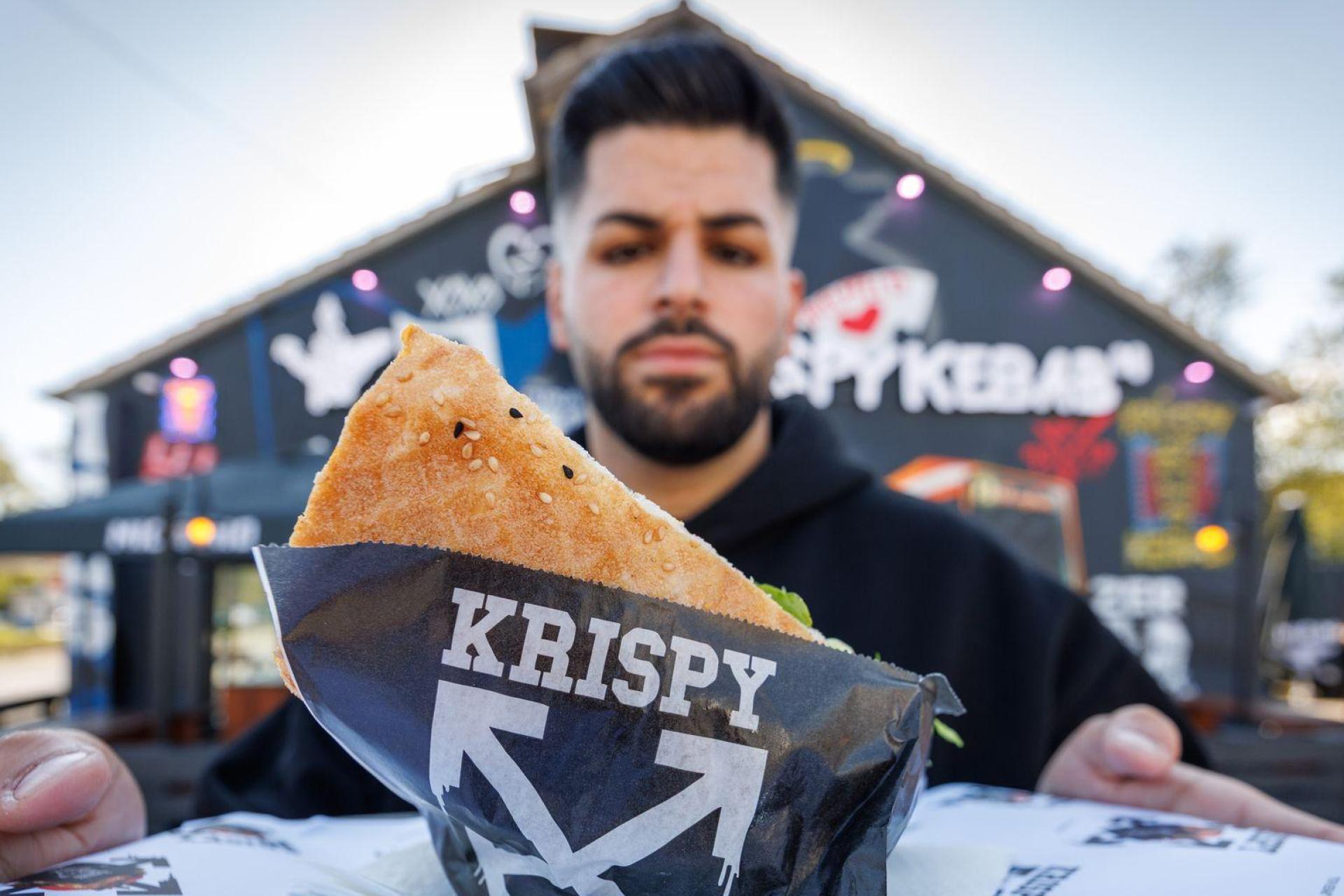 „Einmal Döner, aber schön krispy!“ (Archivbild) (Bild: Friso Gentsch/dpa)
