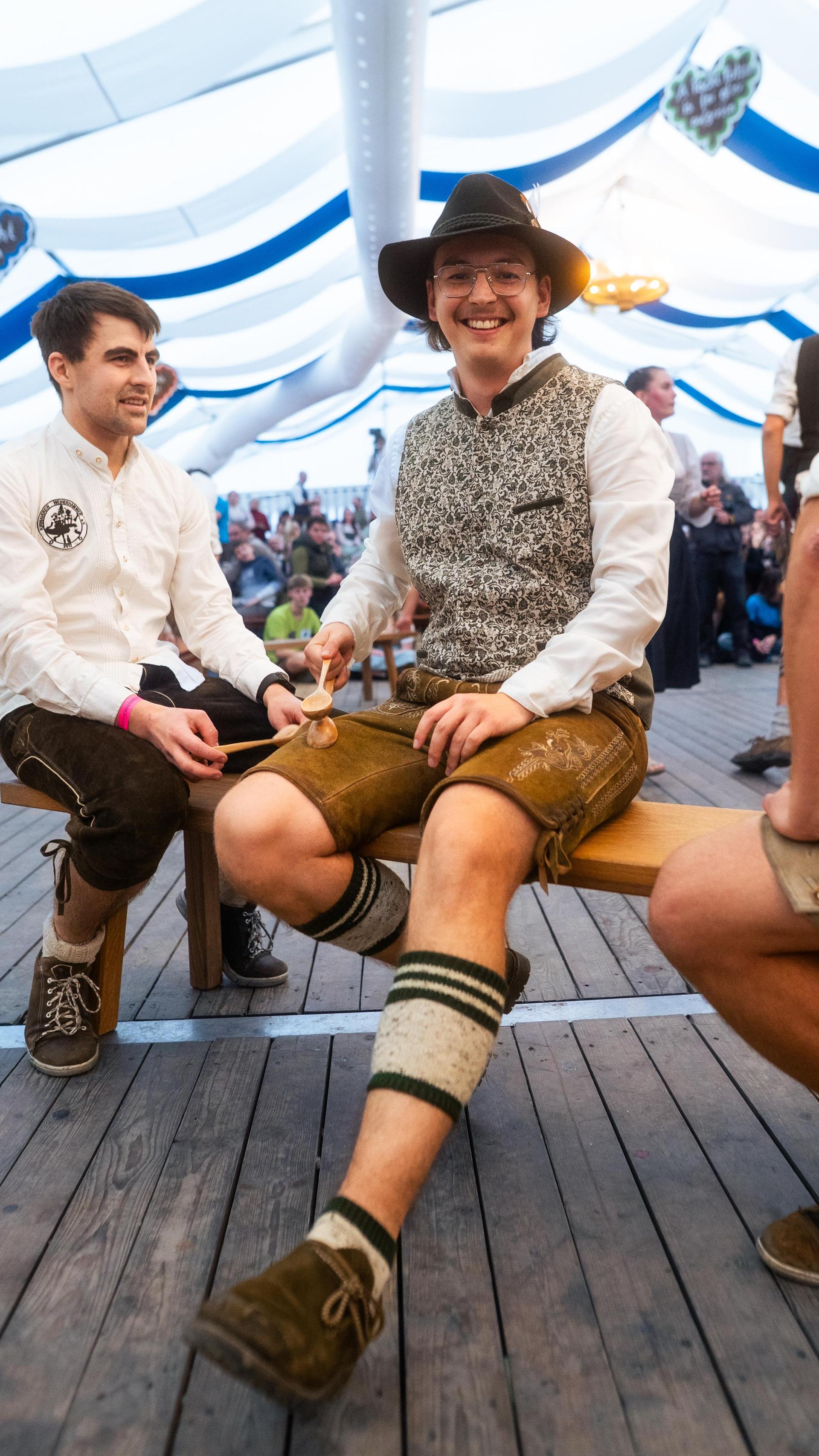 Auch am Sonntag habt ihr auf der Kirwa in Weiherhammer gefeiert. (Bild: Hannes Stock)