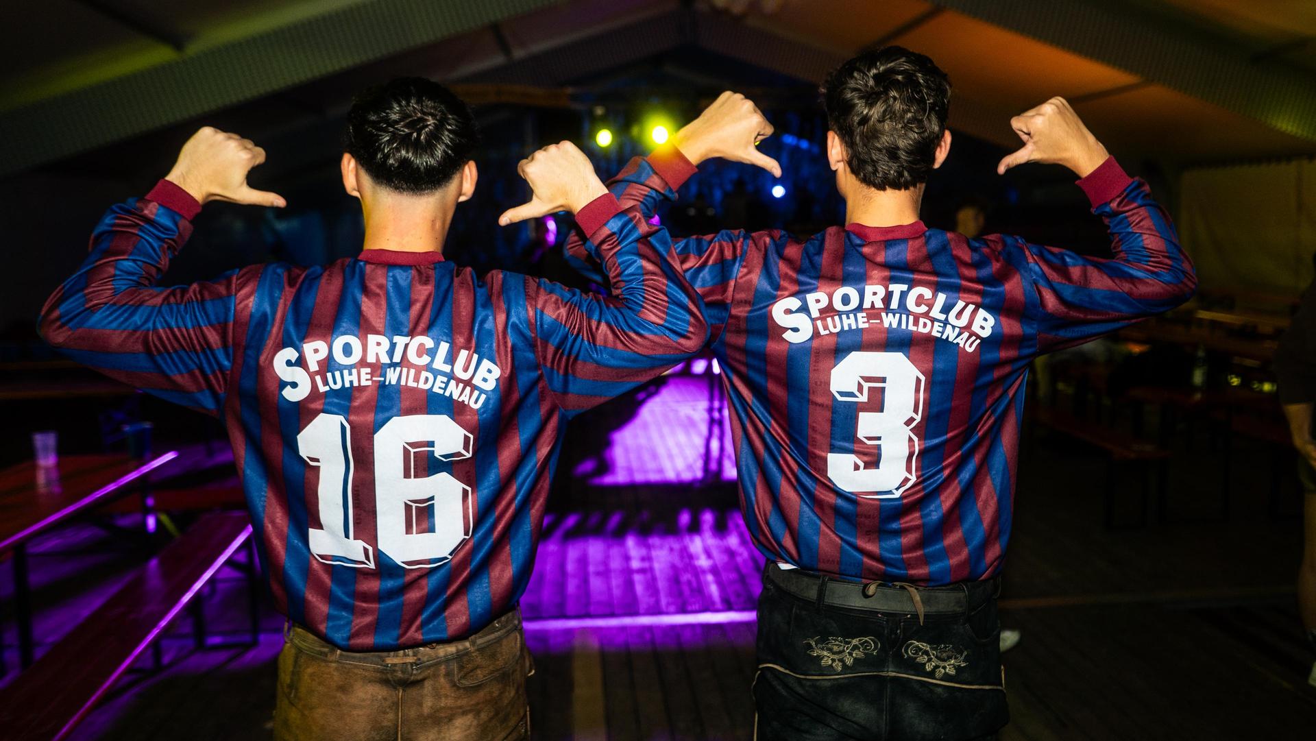 Bilder vom Freitagabend zur Kirwa in Luhe-Wildenau. (Bild: Hannes Stock)