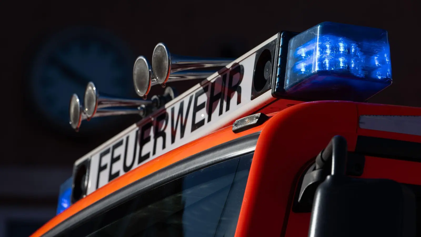Pressebericht der Polizeiinspektion Neustadt/Waldnaab: Quad brennt nach technischem Defekt vollständig aus (Symbolbild: Marijan Murat/dpa)