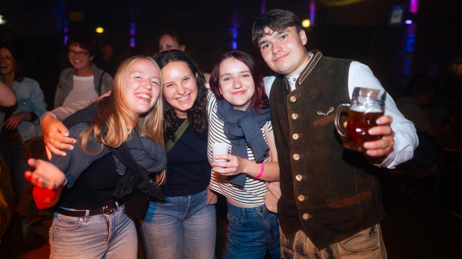 Die Fotos vom Freitagabend am Wurzer O'Schnitt 2025. (Bild: Hannes Stock)