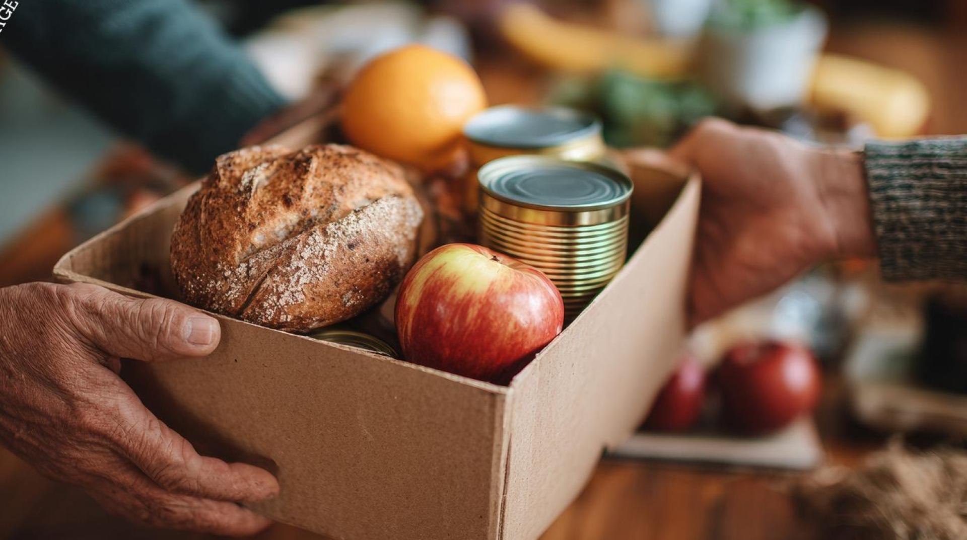 Mehr als 13 Millionen Menschen galten 2025 in Deutschland als armutsgefährdet und sind auf die Tafel angewiesen.  (Bild: Indrawan – stock.adobe.com)