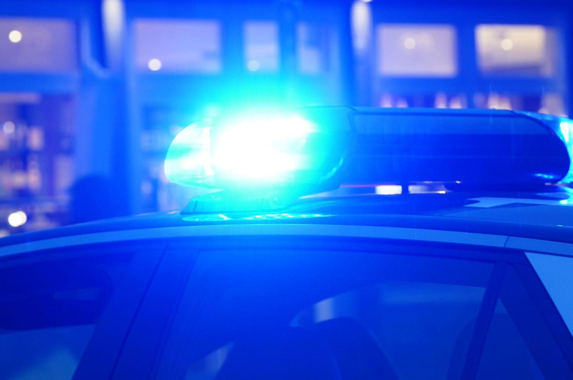 Weil er über der 0,5-Promille-Grenze lag und ein Drogenvortest positiv ausfiel, war für einen Weidener am Samstagabend die Fahrt beendet.  (Symbolbild: Marcus Brandt/dpa)