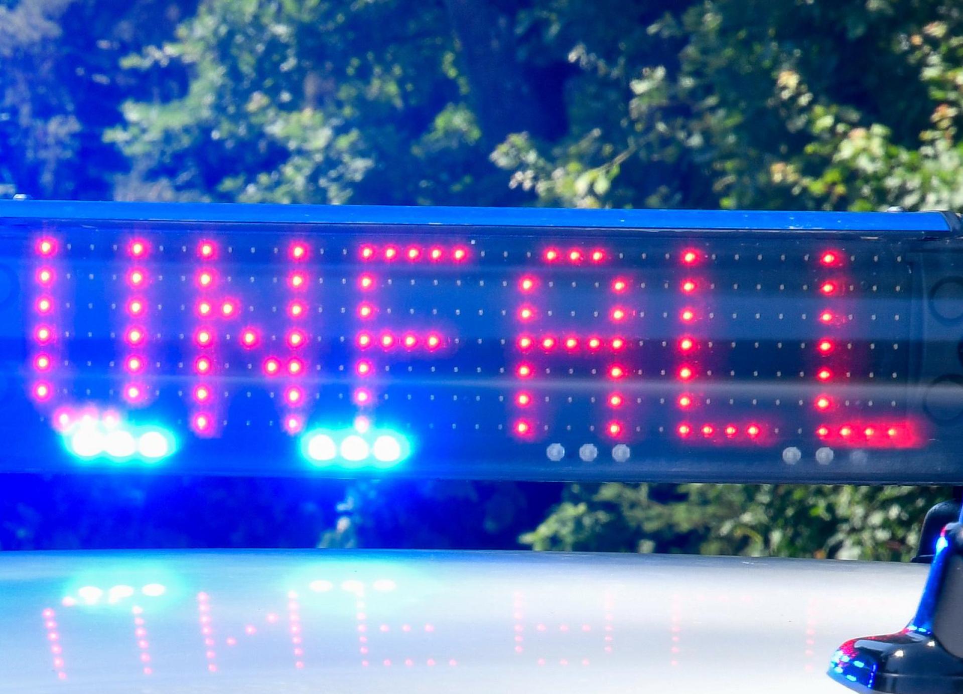 In Tremmersdorf stürzte ein Motorradfahrer bei einem Unfall. Er wurde ins Krankenhaus gebracht. (Symbolbild: Petra Hartl)