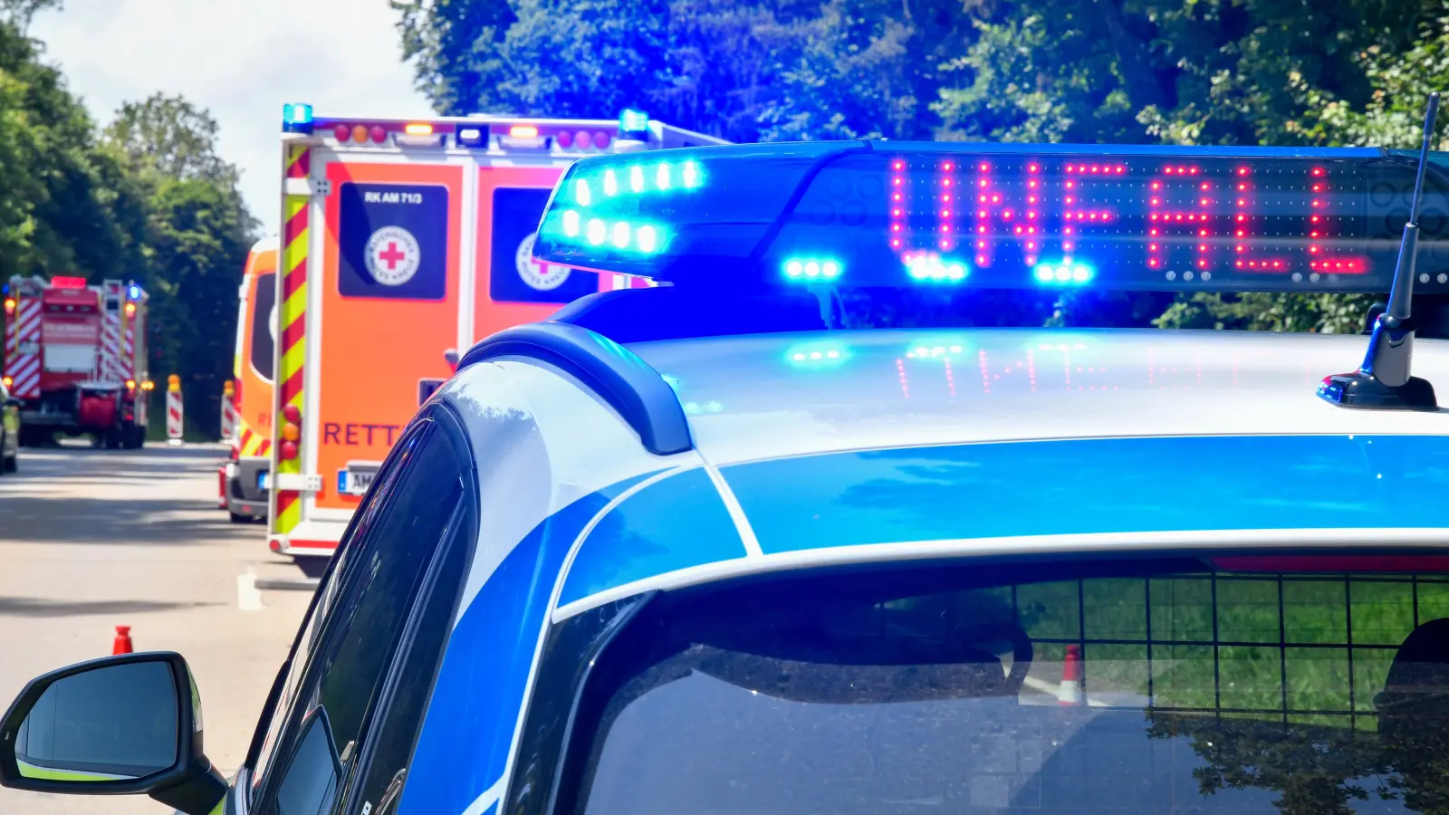 Erst baute eine Mofafahrer in Weiden einen Unfall, dann stellte sich heraus, dass sein Fahrzeug keine Versicherung hatte.  (Symbolbild: Petra Hartl)