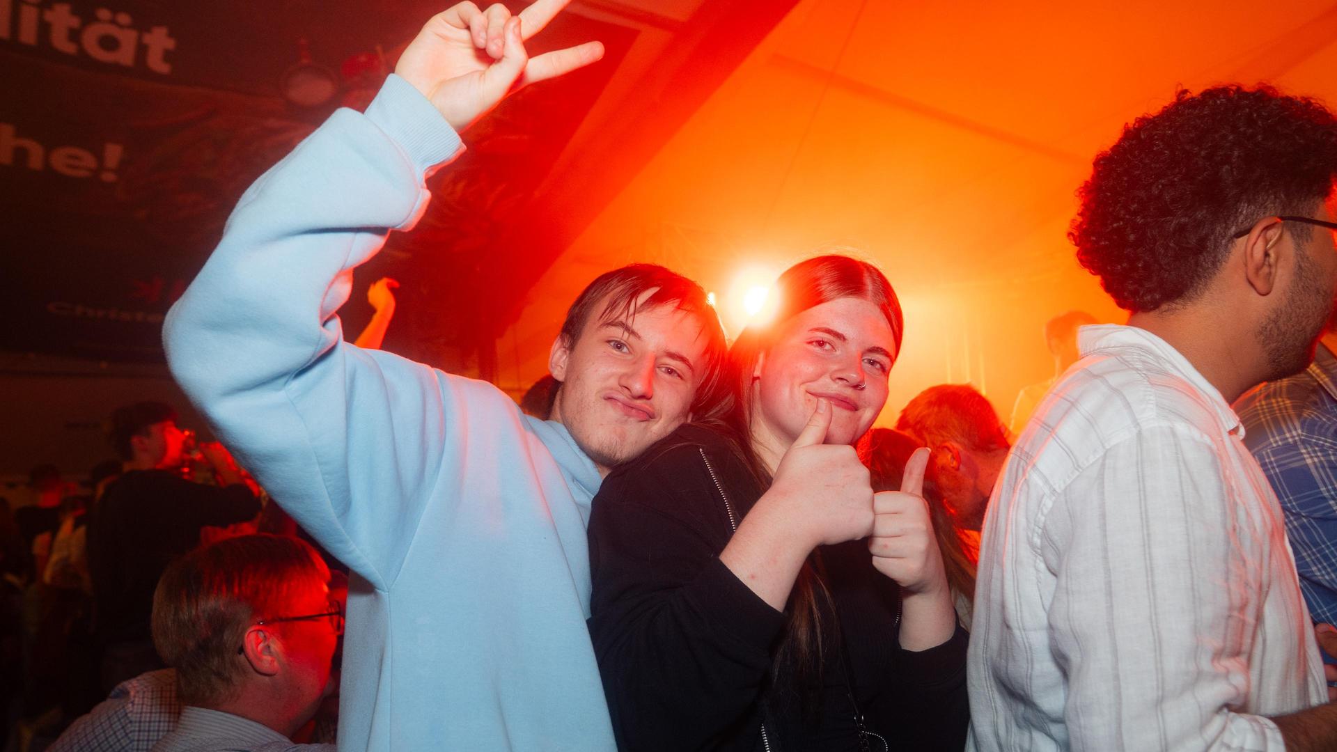 Die Bilder vom Freitag auf dem Weidener Volksfest 2025. (Bild: Hannes Stock)