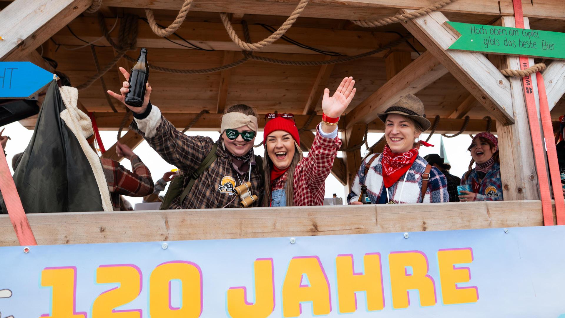 Am Sonntag wurde es bunt beim Pressather Faschingszug. (Bild: Hannes Stock)