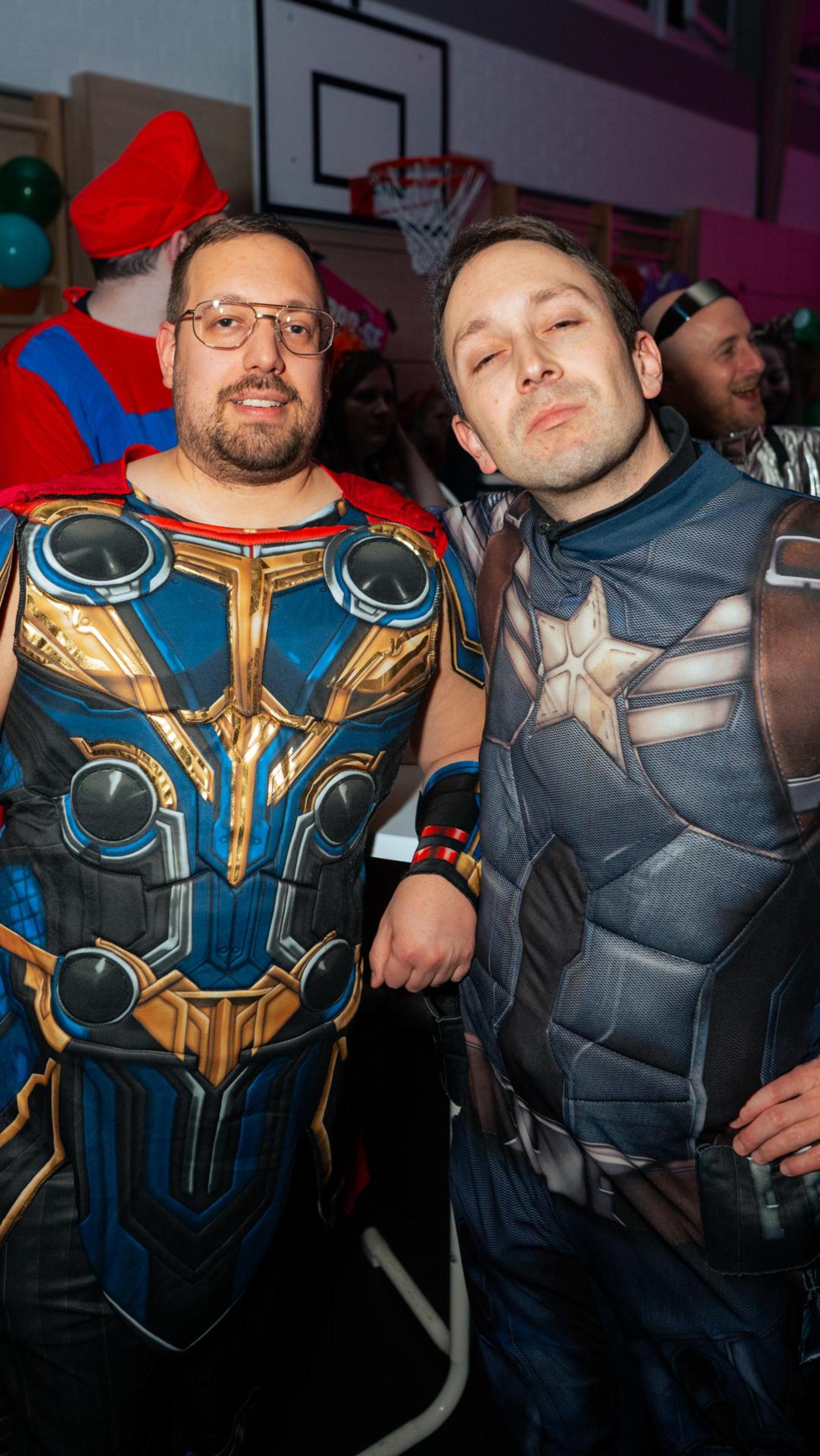 Am Sportlerball in Schirmitz gings mit Vollgas weiter im Faschingstreiben.  (Bild: Hannes Stock)