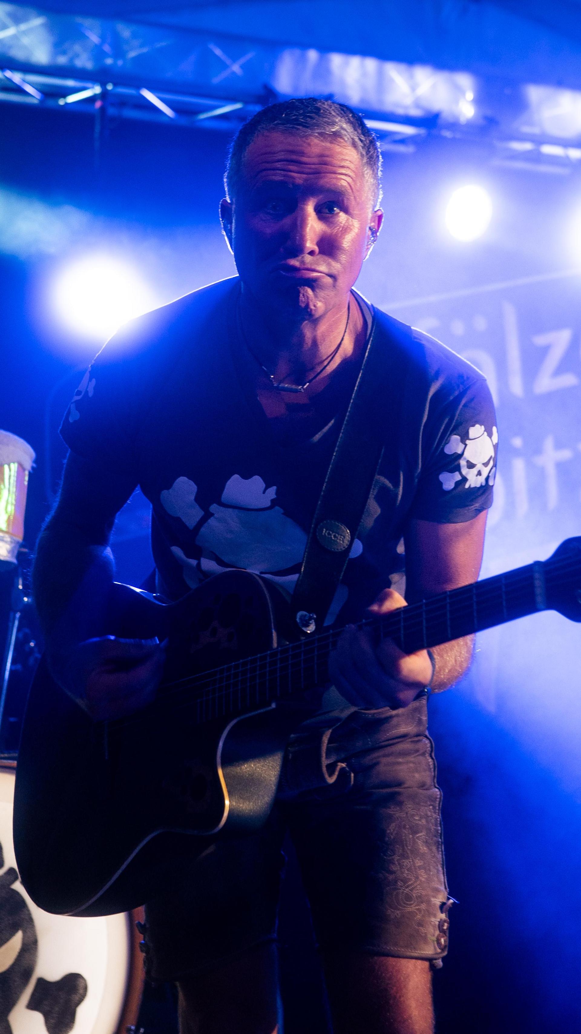 Wernberg feiert Kirwa, die Stoapfälzer Spitzbuam liefern die Musik zum Fest. (Bild: Hannes Stock)