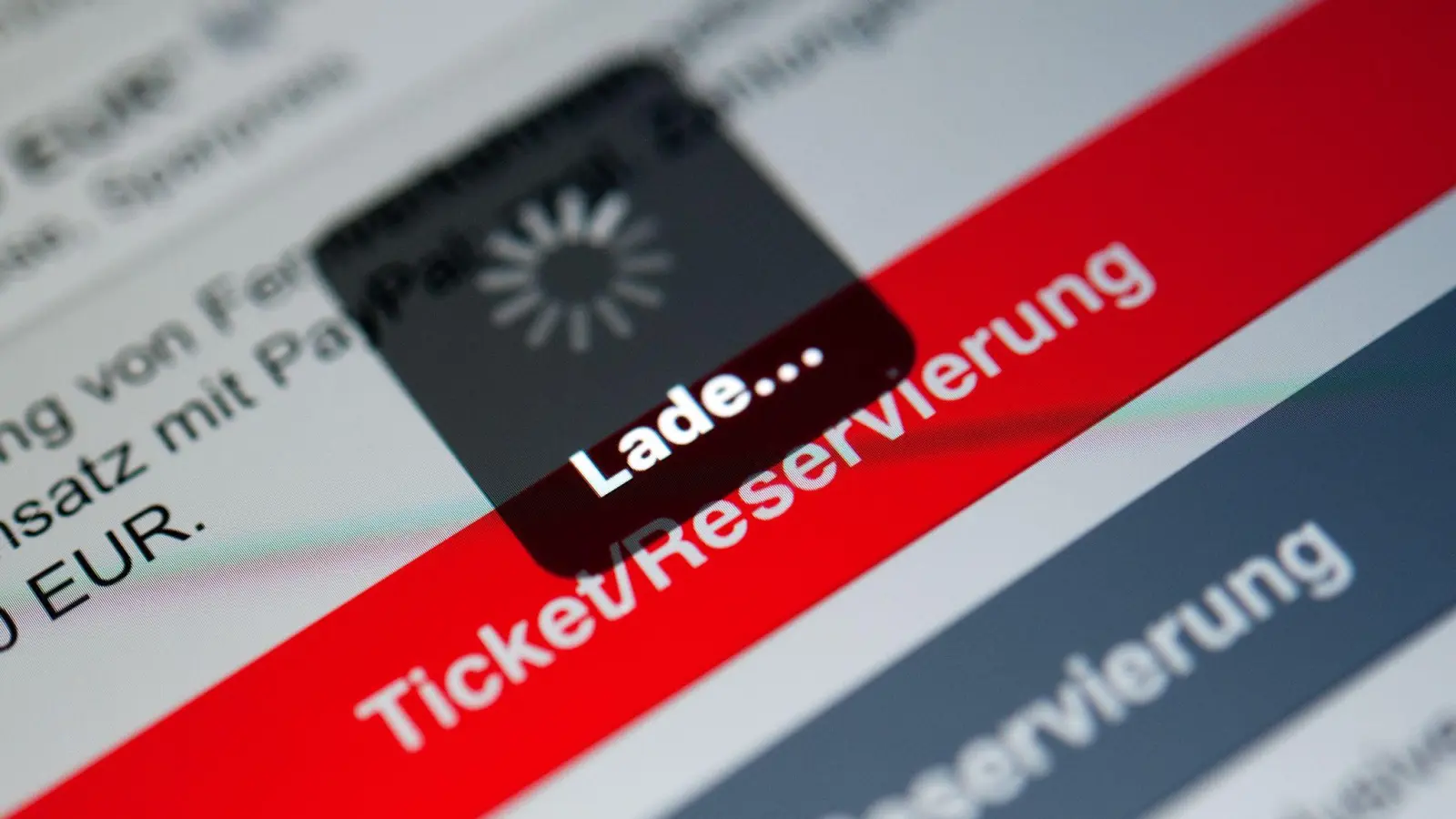 Die Bahn kämpfte erneut mit einer IT-Störung.  (Symbolbild: Sebastian Gollnow/dpa)