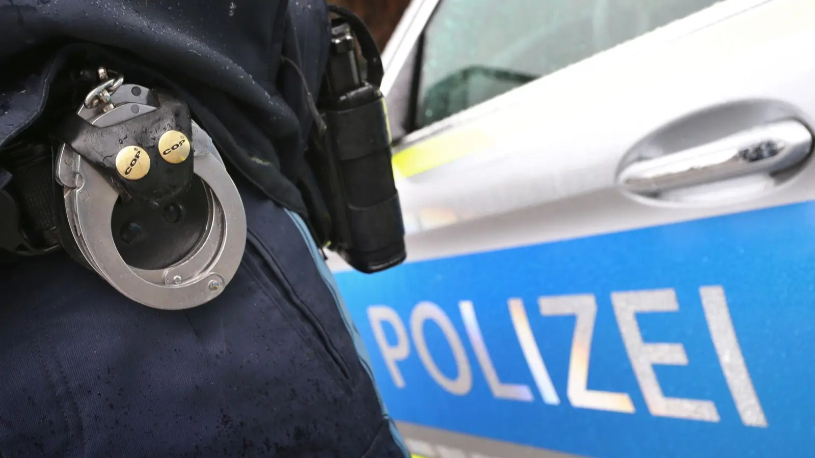 Ein 37-jähriger Mann aus Neustadt fand ein Drohschreiben in seinem Briefkasten.  (Symbolbild: Karl-Josef Hildenbrand/dpa)