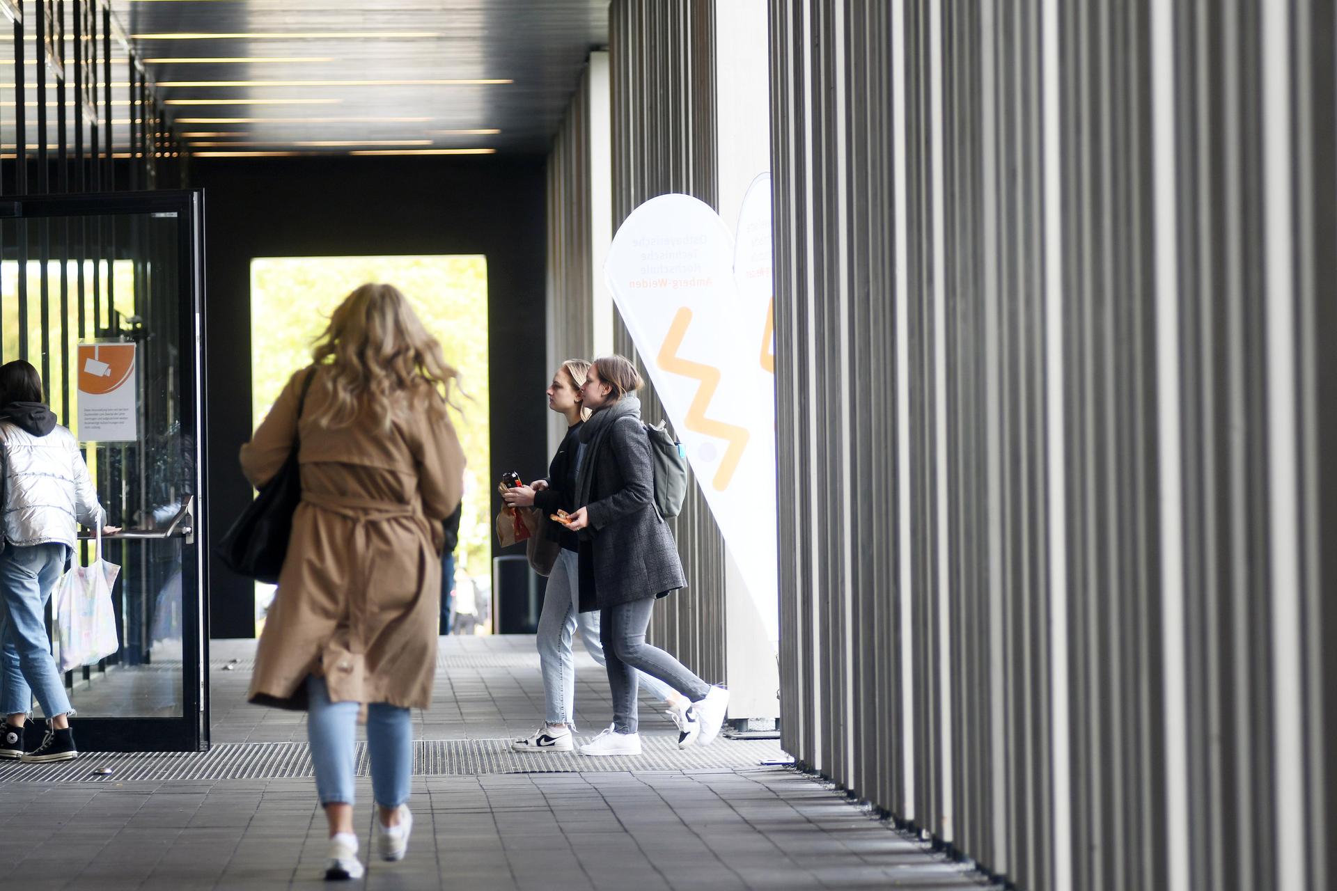 An der OTH Weiden wird es am Donnerstag bunt. Bunter als hier. (Archivbild: Gabi Schönberger)