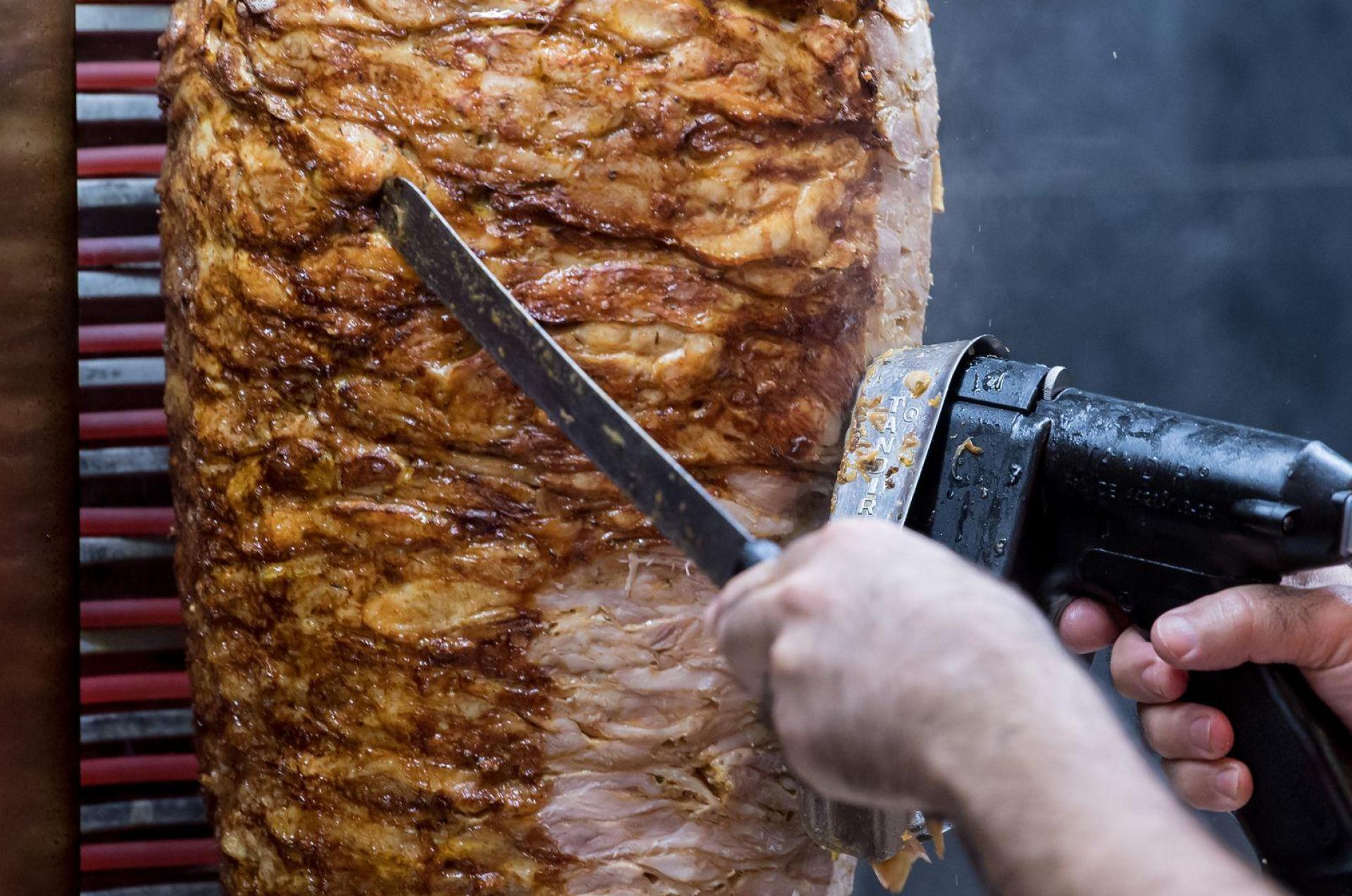 Bei einem eskalierten Streit kam in Bayreuth ein Dönerspieß zum Einsatz (Symbolbild: Sven Hoppe/dpa)
