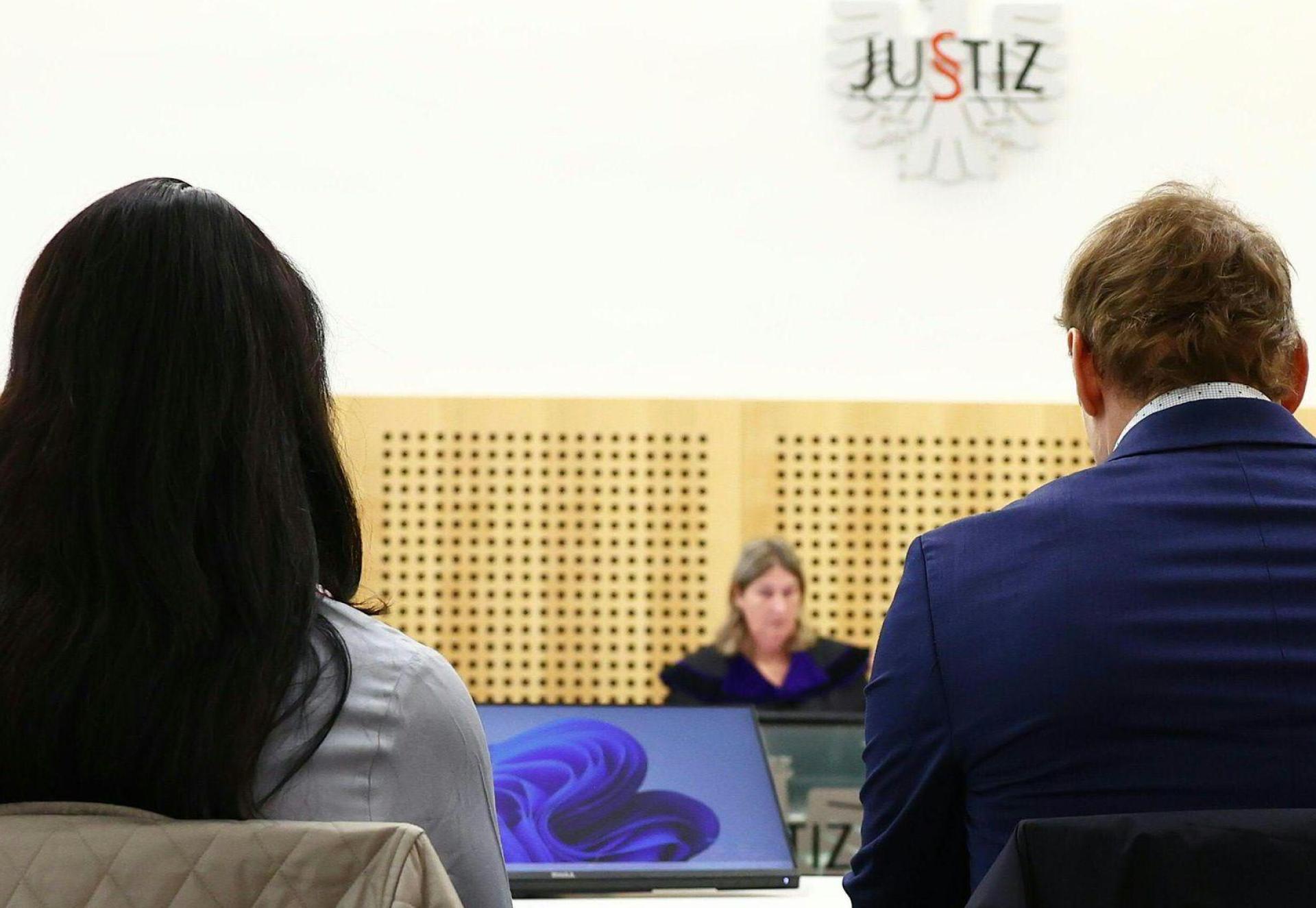 Die Verteidiger der Chirurgen bestreiten den Vorwurf. (Bild: Erwin Scheriau/APA-POOL/dpa)