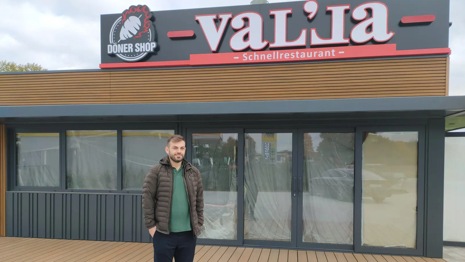 Ahmet Horoz, Besitzer des Dönerimbisses „Babylon Grill”, eröffnet ein zweites Schnellrestaurant in Eschenbach. (Bild: ald)