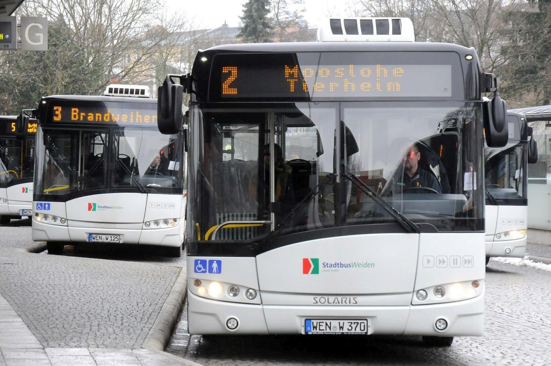 Ein Busfahrer ist in Weiden von einem Mann verbal und körperlich attackiert worden.  (Symbolbild: Stephan Huber)