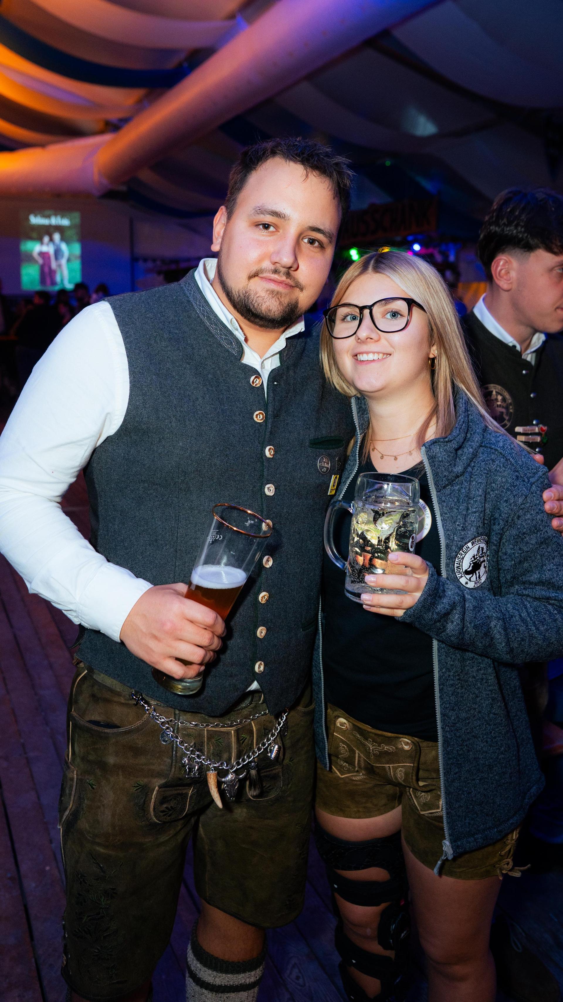 Szenen der Kirwaparty in Weiherhammer. (Bild: Hannes Stock)