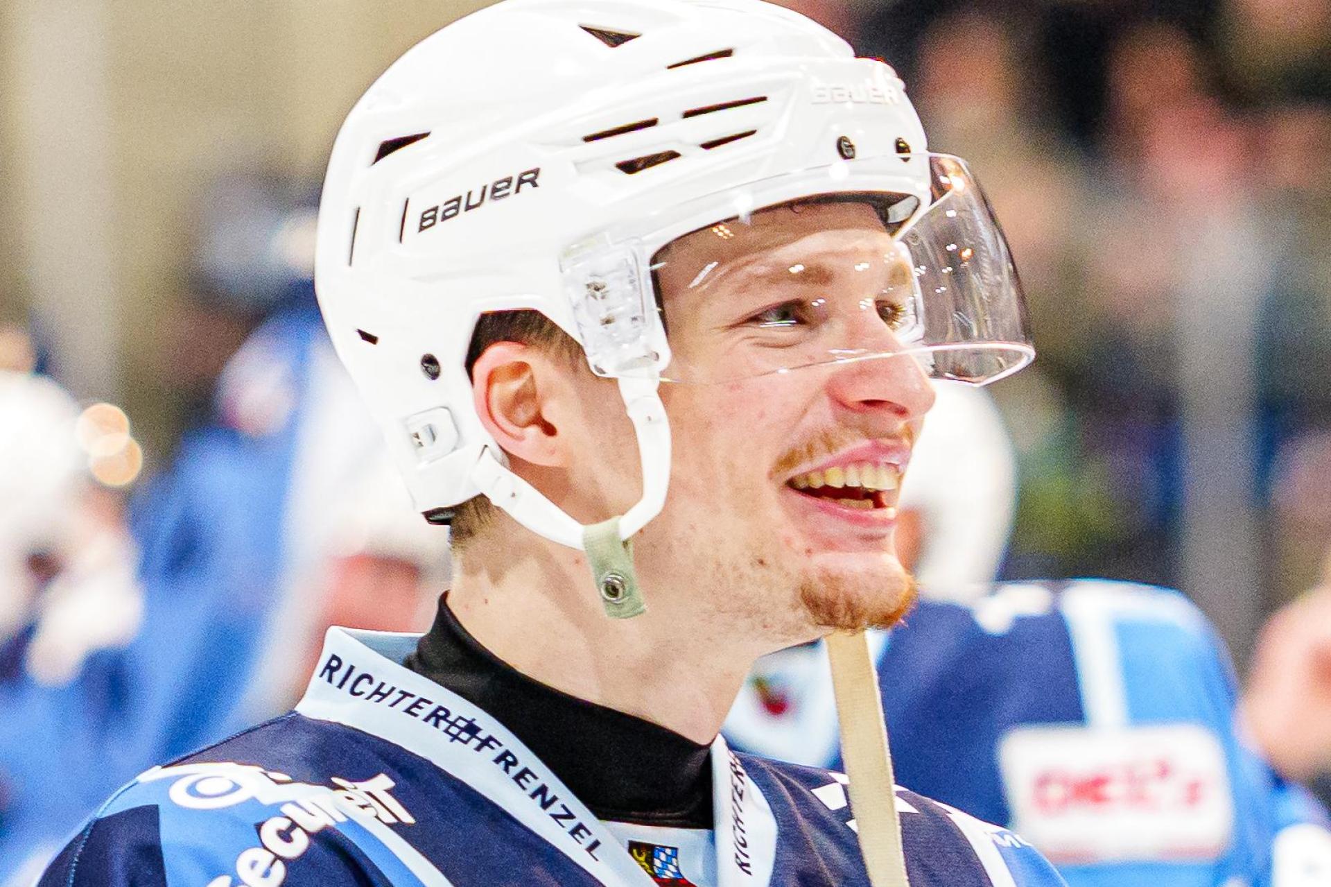Tom Schwarz (links) wird in der kommenden Saison für den ESV Kaufbeuren auflaufen. (Archivbild: Elke Englmaier)