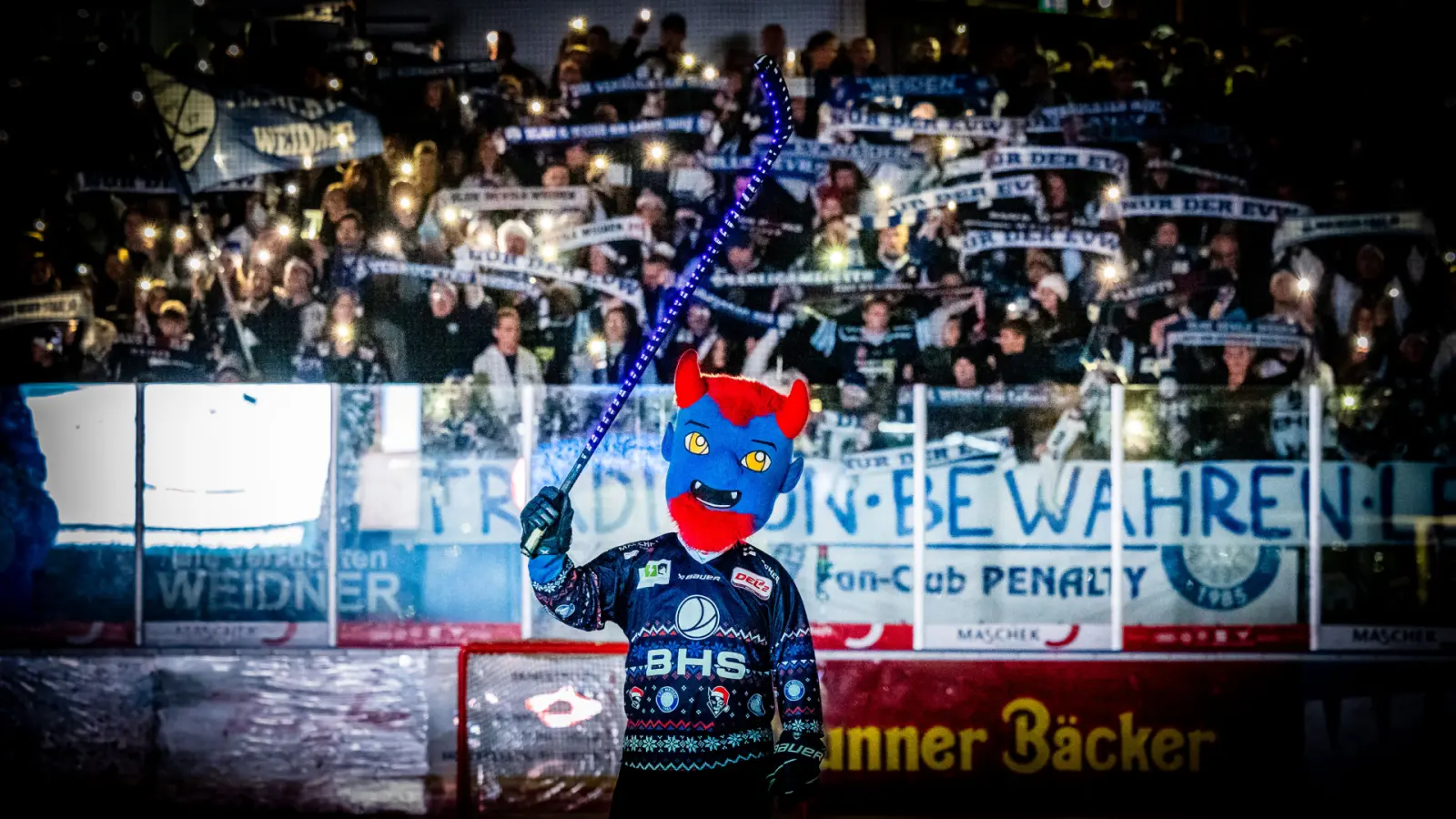 Die Zukunft des Eishockeystandorts Weiden entwickelt sich positiv, das übergeordnete Ziel einer nachhaltigen Sicherung ist jedoch noch nicht erreicht. Während der Erhalt des Stammvereins zunehmend in Sichtweite rückt, arbeiten die Verantwortlichen mit Hochdruck daran, auch für die Blue Devils Spielbetriebs GmbH eine nachhaltige Zukunft zu sichern. (Bild: Tobias Neubert/exb)