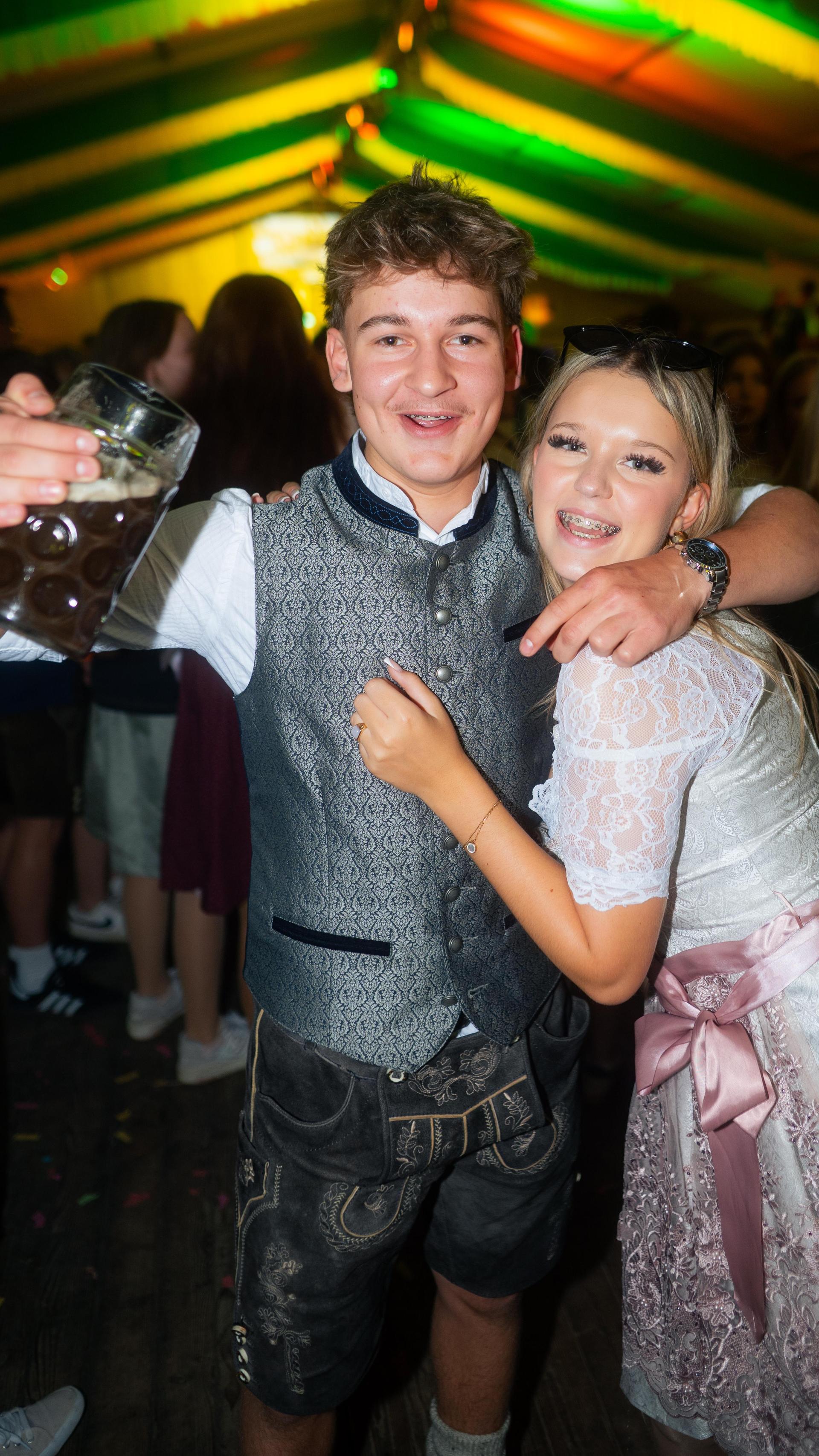 Wernberg feiert Kirwa, die Stoapfälzer Spitzbuam liefern die Musik zum Fest. (Bild: Hannes Stock)