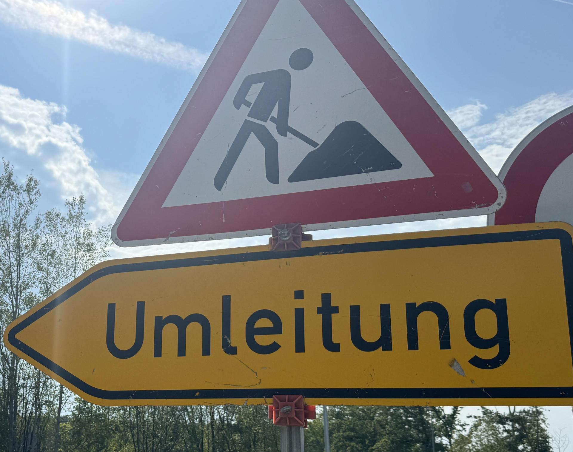 Ab 5. Oktober wird die Kreuzung Leibnizstraße/Am Parkplatz in Weiden für zwei Wochen gesperrt. (Symbolbild: Heike Unger)