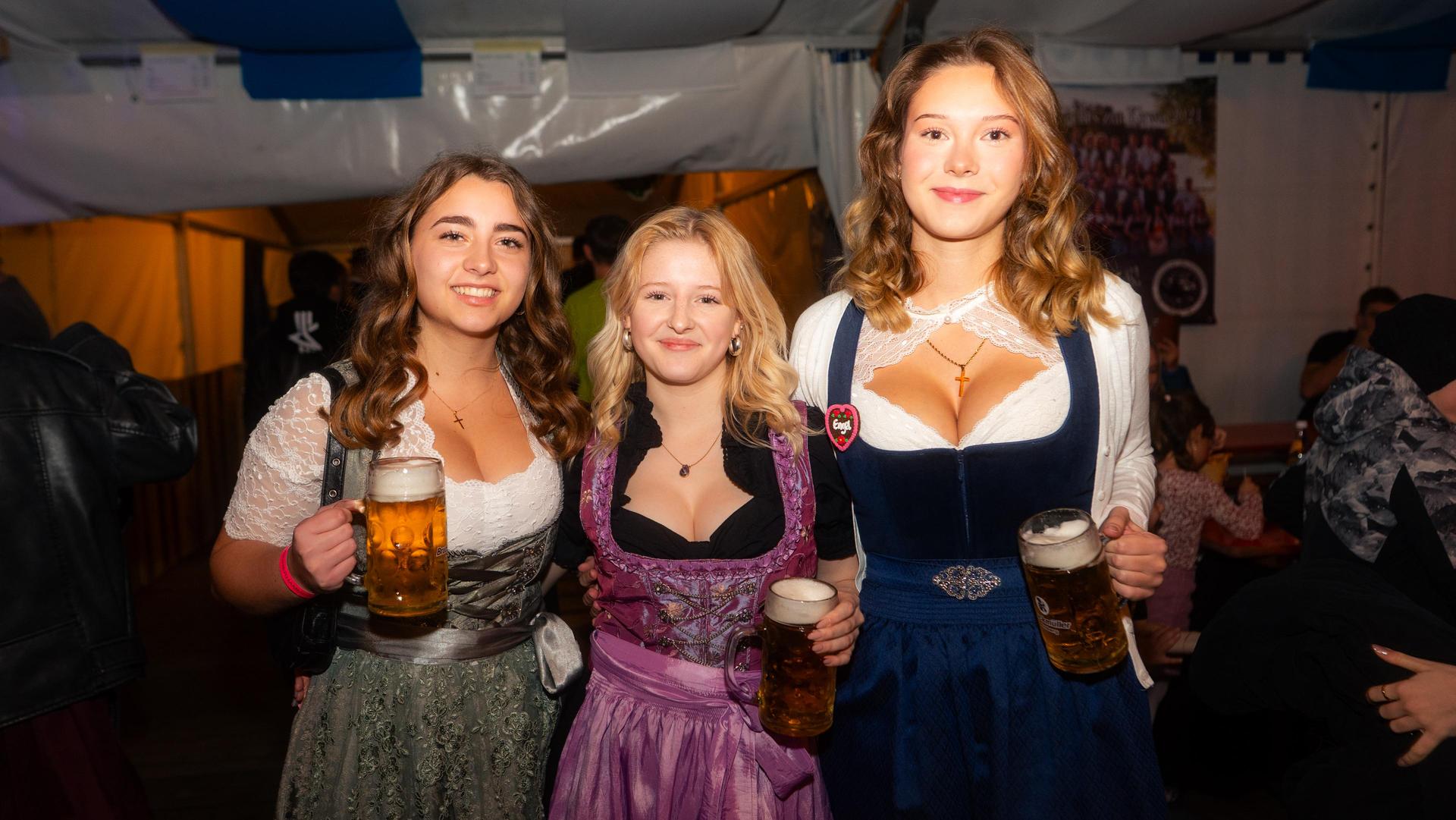 Alle Bilder vom Freitagabend auf der Kirwa in Weiherhammer. (Bild: Hannes Stock)