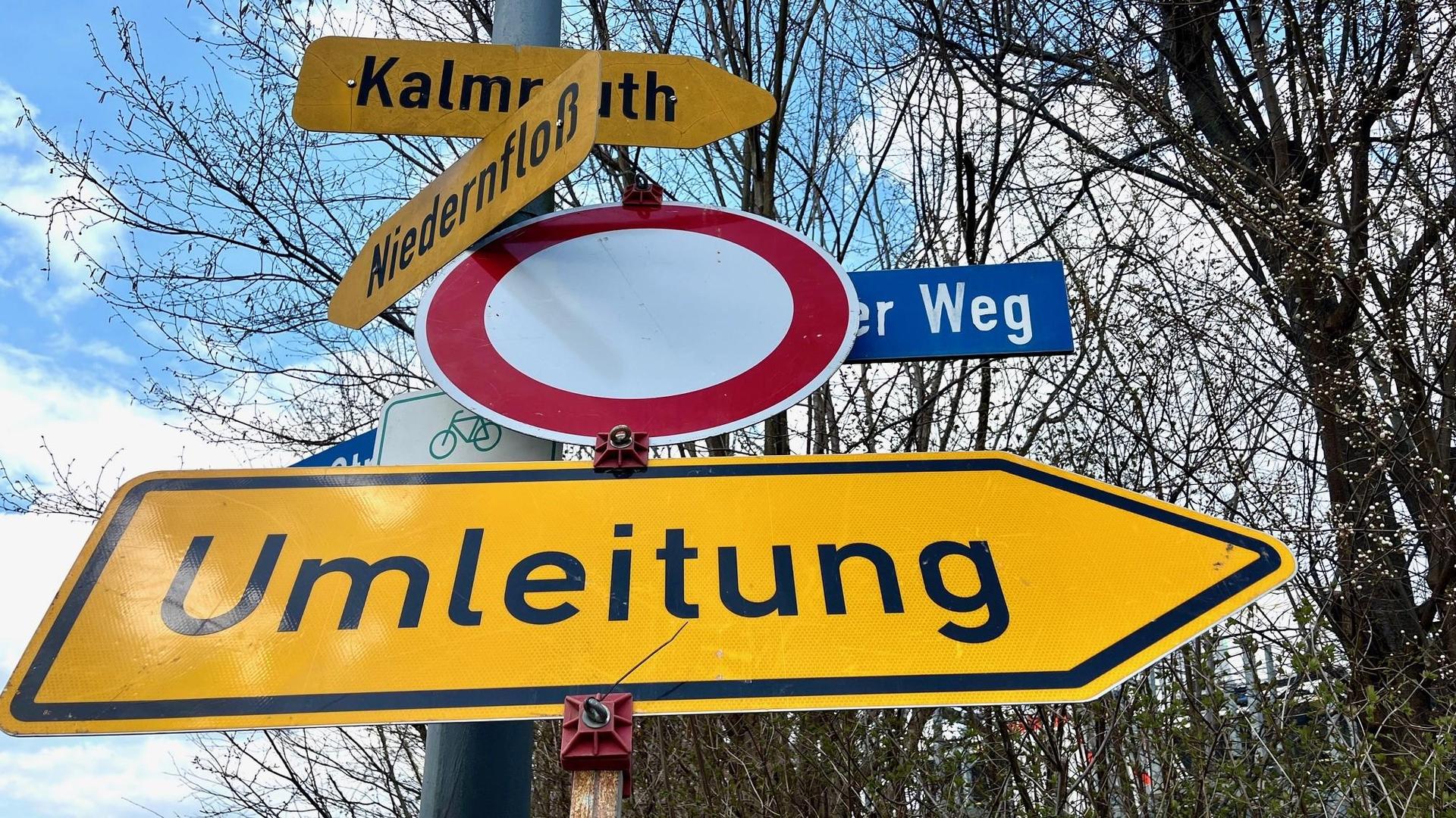 Ein Teil der Püchersreuther Straße in Floß wird ab Montag, 7. April, voll gesperrt.  (Bild: Gabi Schönberger)