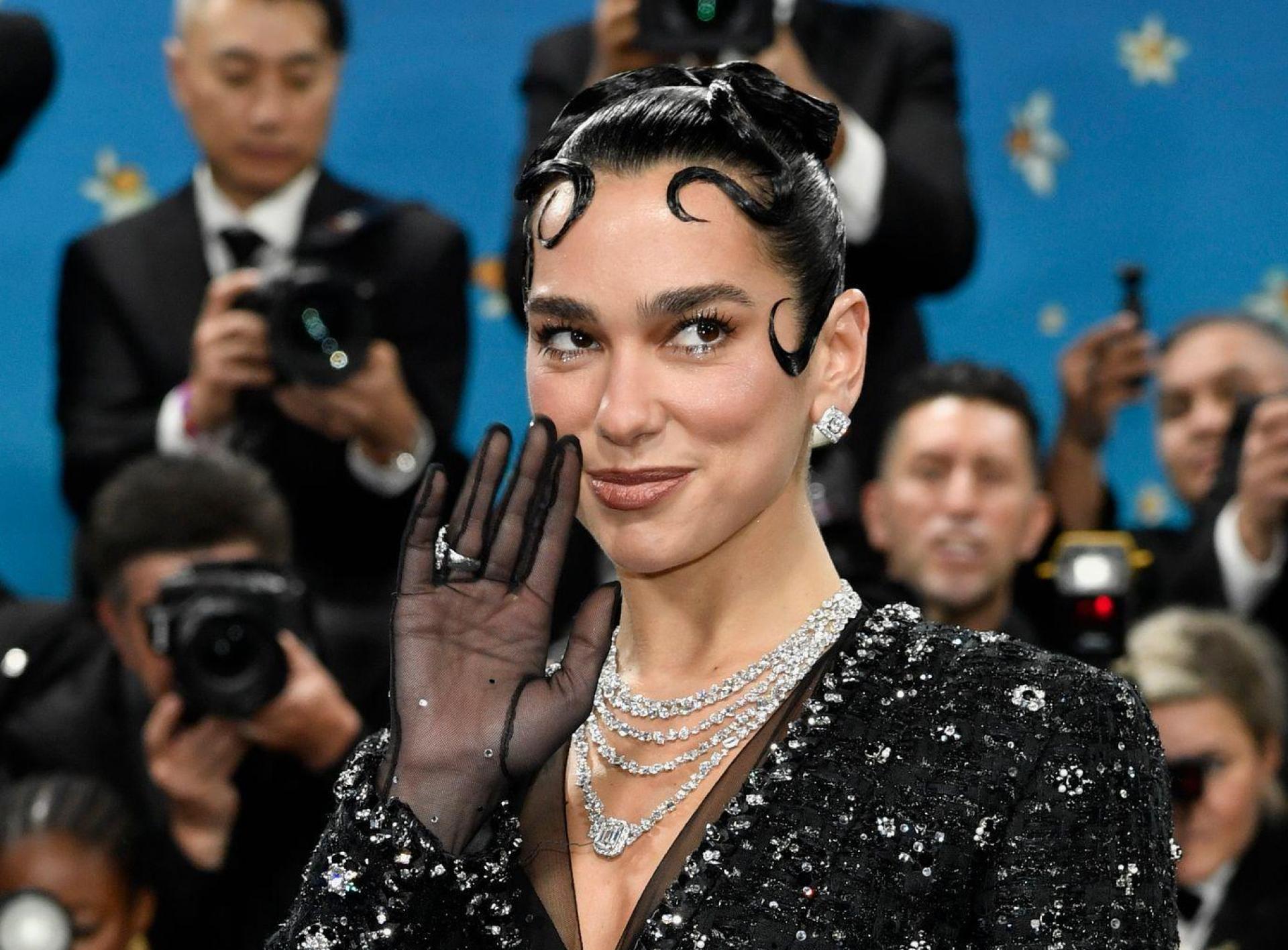 Dua Lipa geht mit einer Millionenklage gegen einen Elektronikriesen vor. (Archivbild)  (Bild: Evan Agostini/Invision/dpa)