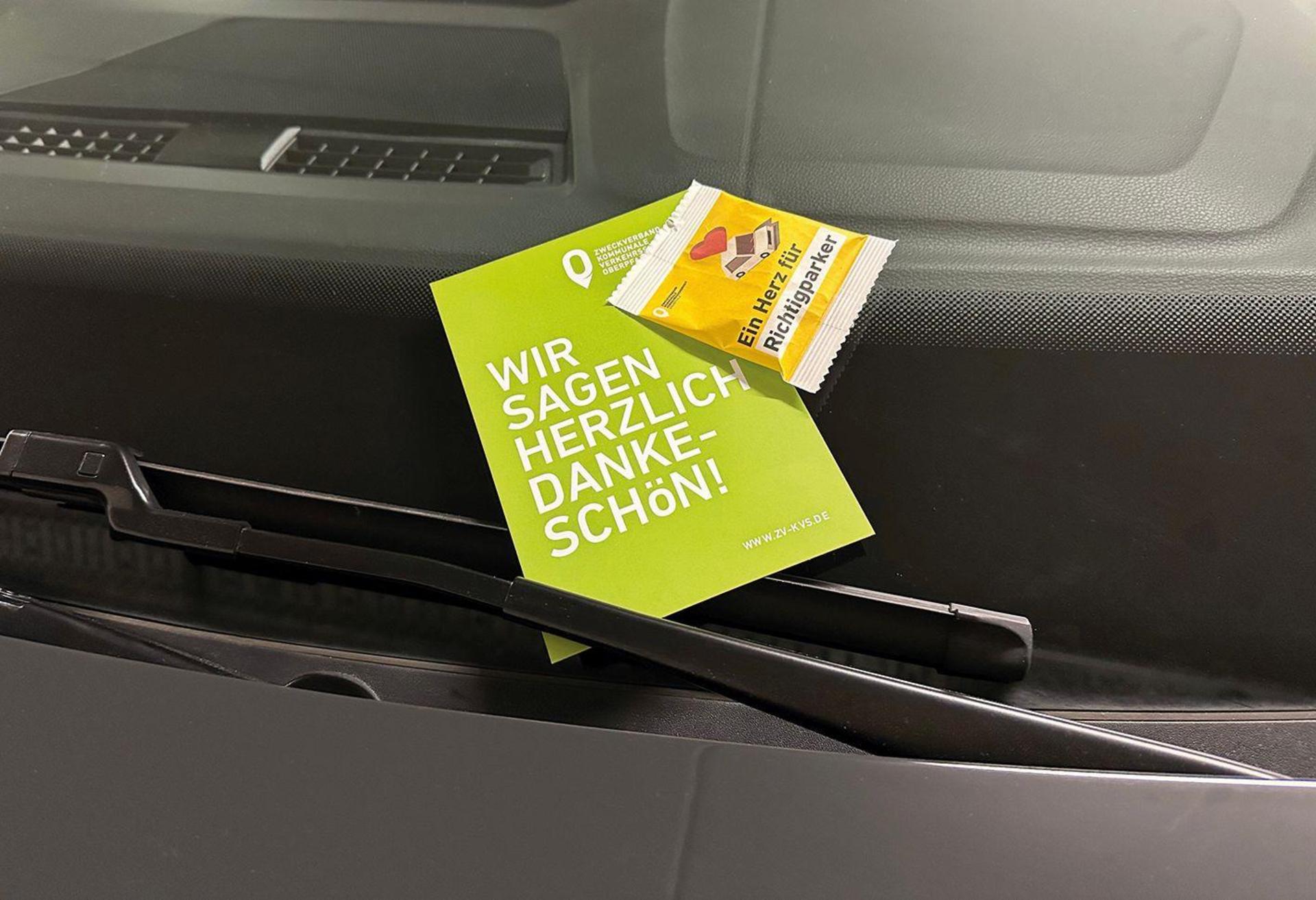 Es gibt eine kleine Überraschung für „Richtigparker.” (Bild: Julia Roesch, ZV KVS Oberpfalz/exb)