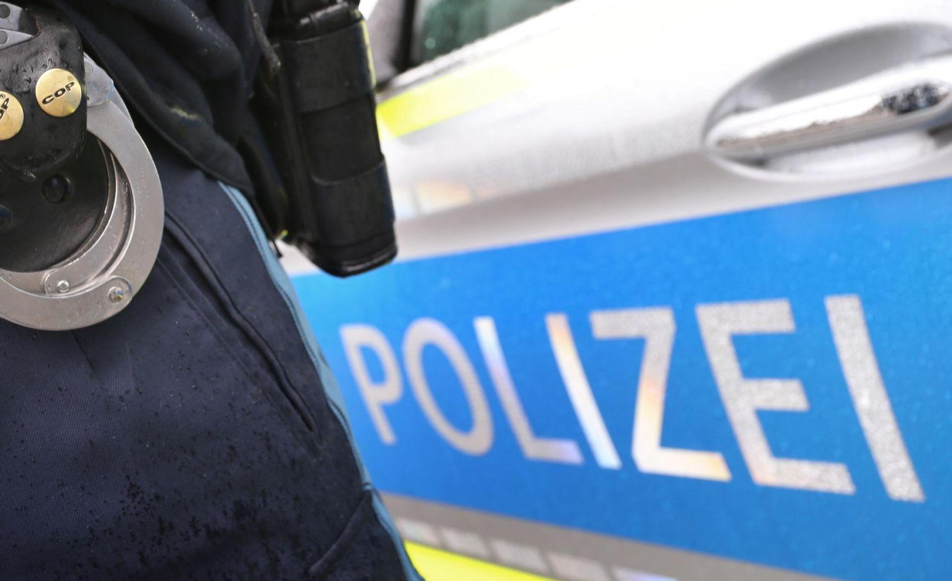 Die beiden Männer sollen versucht haben, Zeugen zu beeinflussen. (Symbolbild) (Bild: Karl-Josef Hildenbrand/dpa)