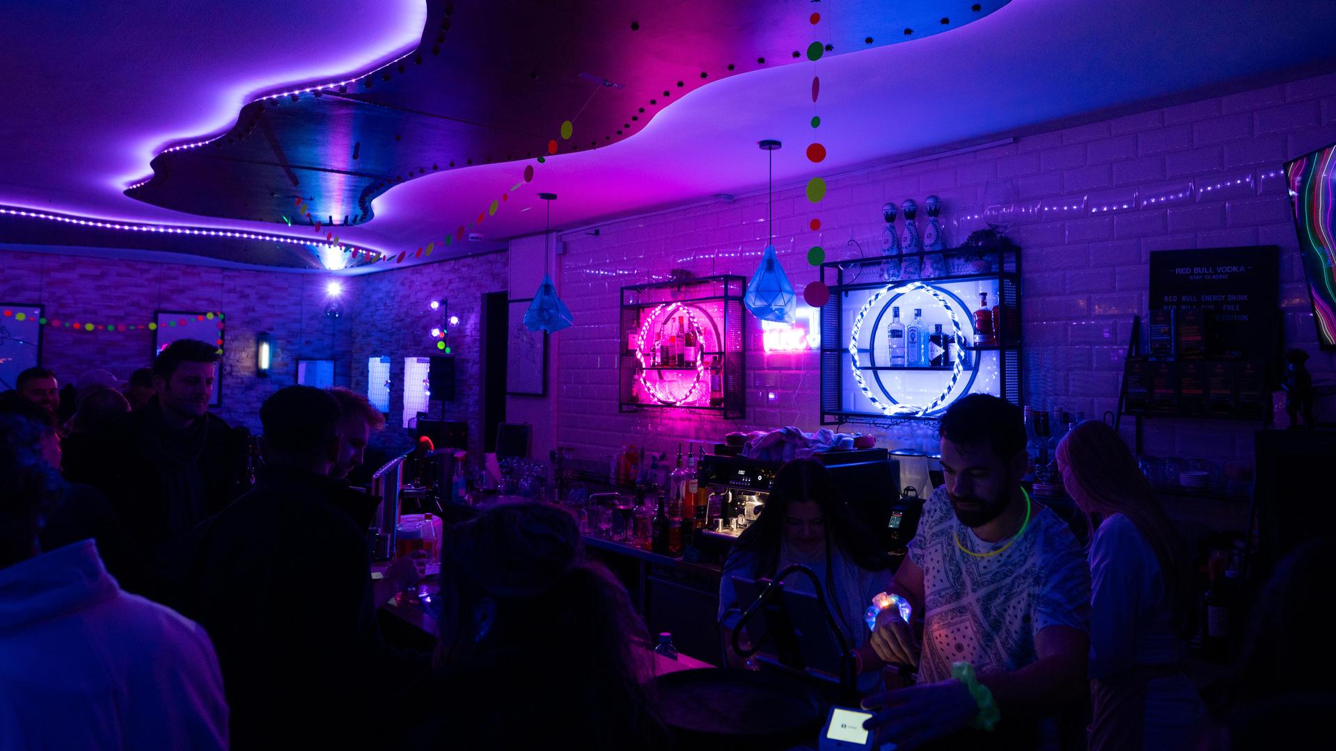 Am Freitag habt ihr beim Feiern in der SantoRino Bar ordentlich Gas gegeben. (Bild: Hannes Stock)