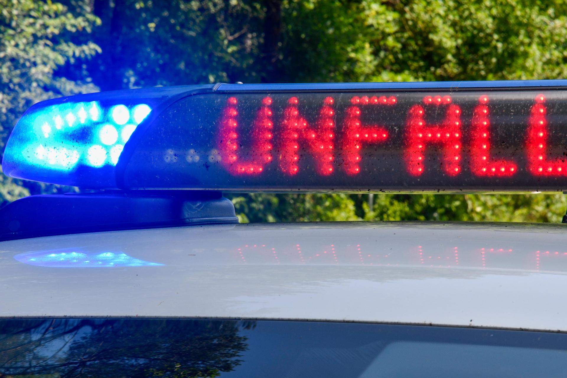 In die Mittelschutzleitplanke ausweichen musste eine Autofahrerin am Samstag auf Höhe der Anschlussstelle Neustadt-Nord der A 93. (Symbolbild: Petra Hartl)