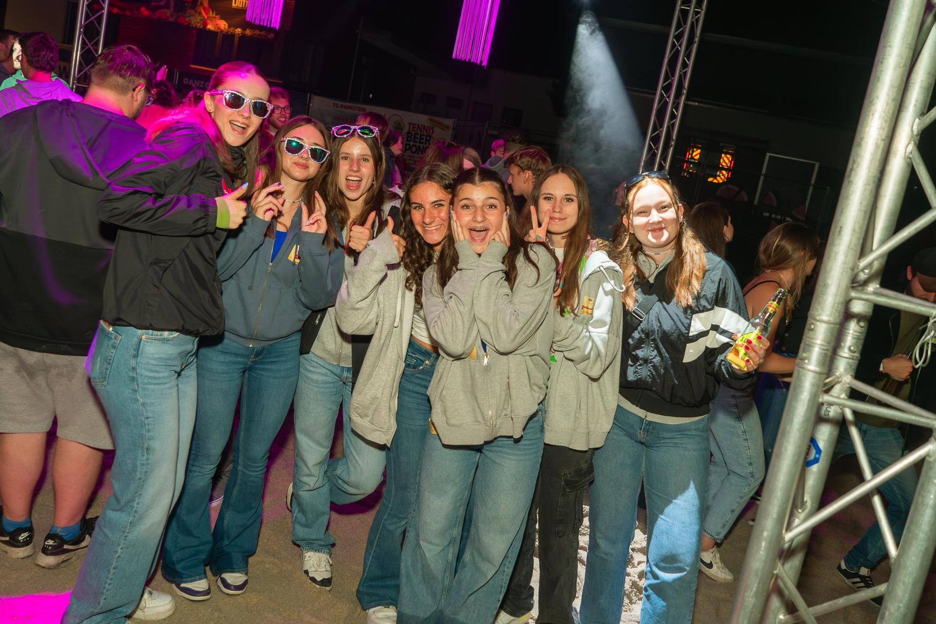 Die Beachparty der Jugendgruppe Parkstein.  (Bild: Felix Baumgartner)