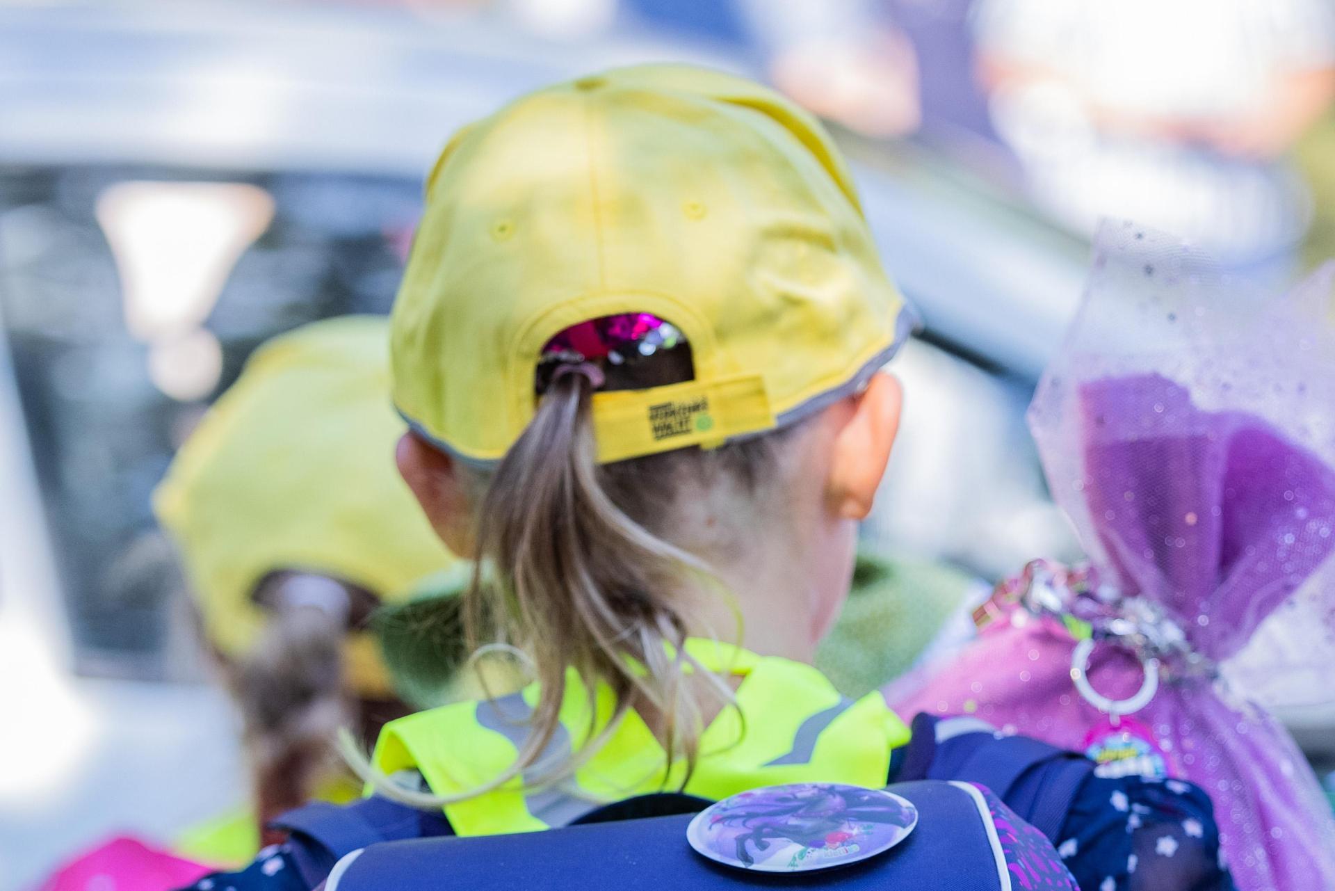 Besonders bei Schulanfängern im Verkehr ist Vorsicht und Rücksicht geboten. (Bild: Rolf Vennenbernd / dpa)