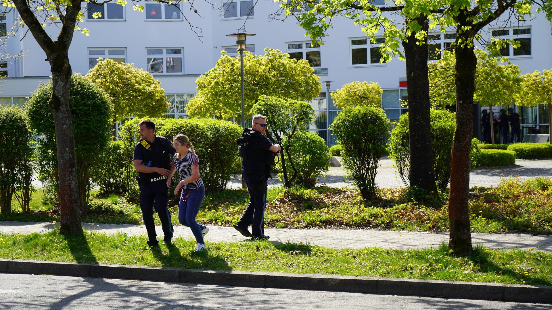 Im Gebäude der Agentur für Arbeit fand eine große Polizeiübung statt. (Bild: mcl)