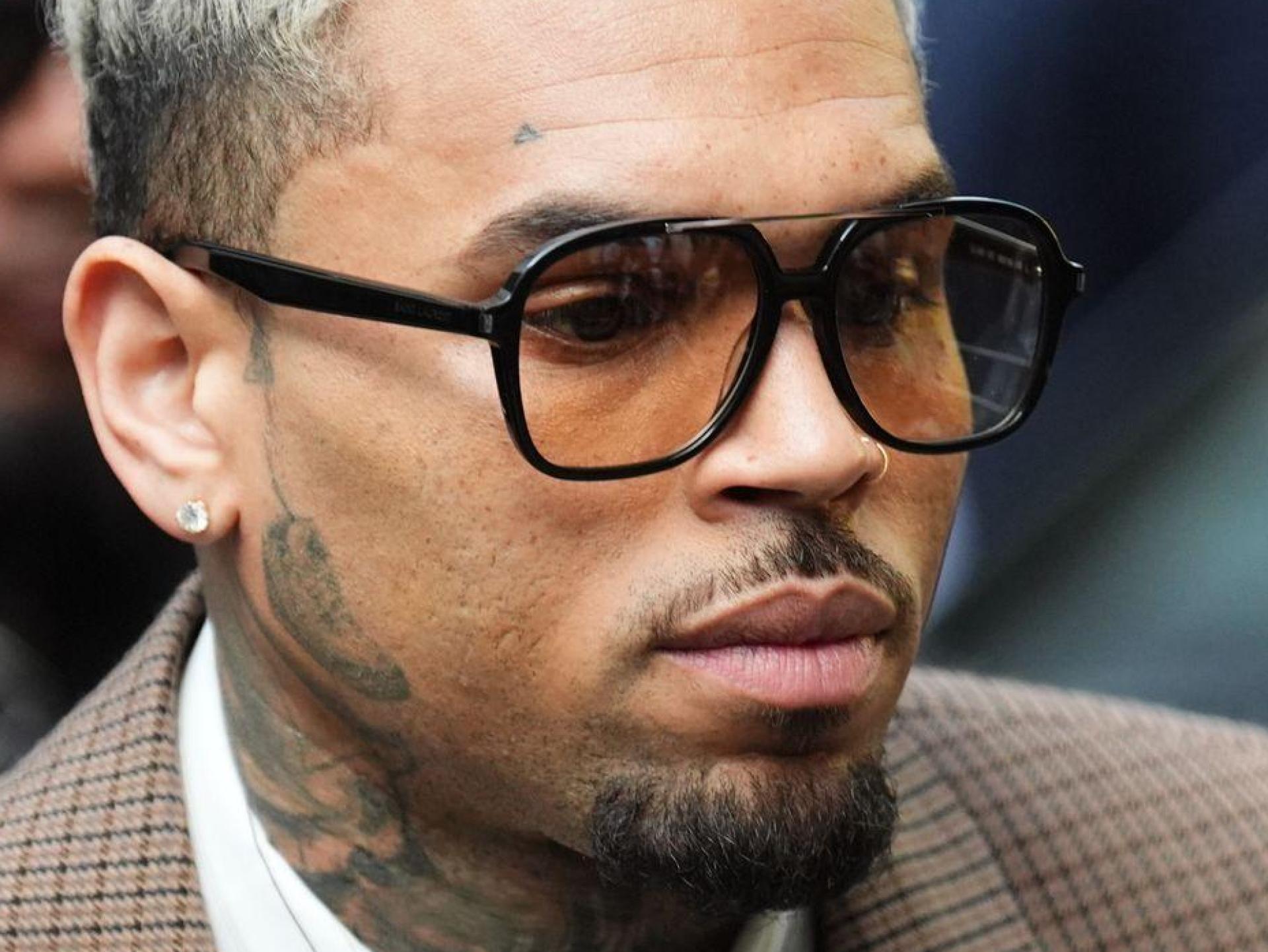 Der R&amp;B-Sänger Chris Brown bekannte sich vor Gericht schuldig. (Archivbild) (Bild: James Manning/PA Wire/dpa)