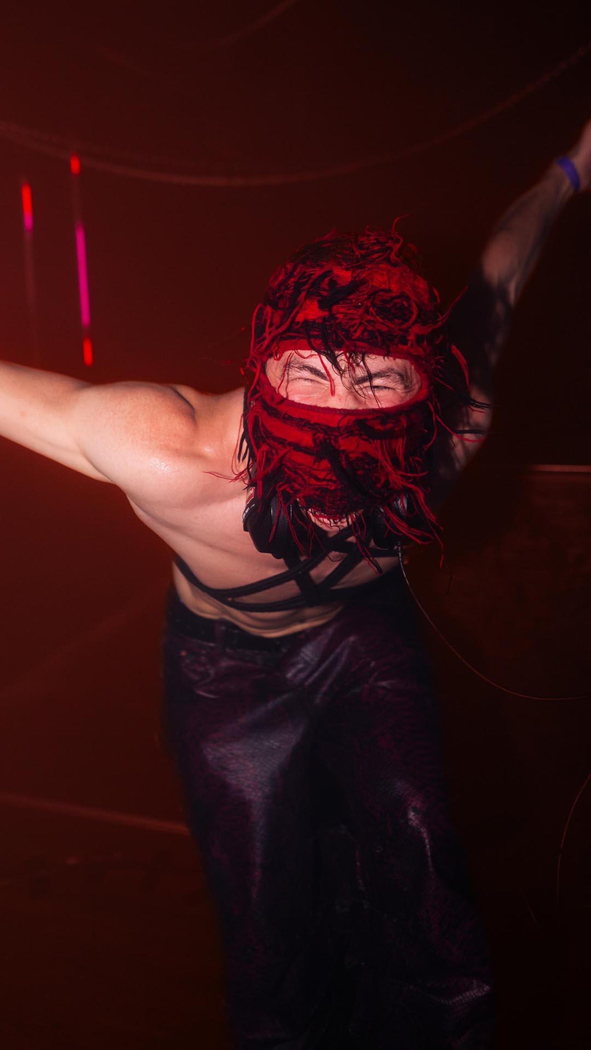 Fotograf Hannes Stock hat die Bilder der Nacht aus dem Paradox in Weiden mitgebracht. (Bild: Hannes Stock)