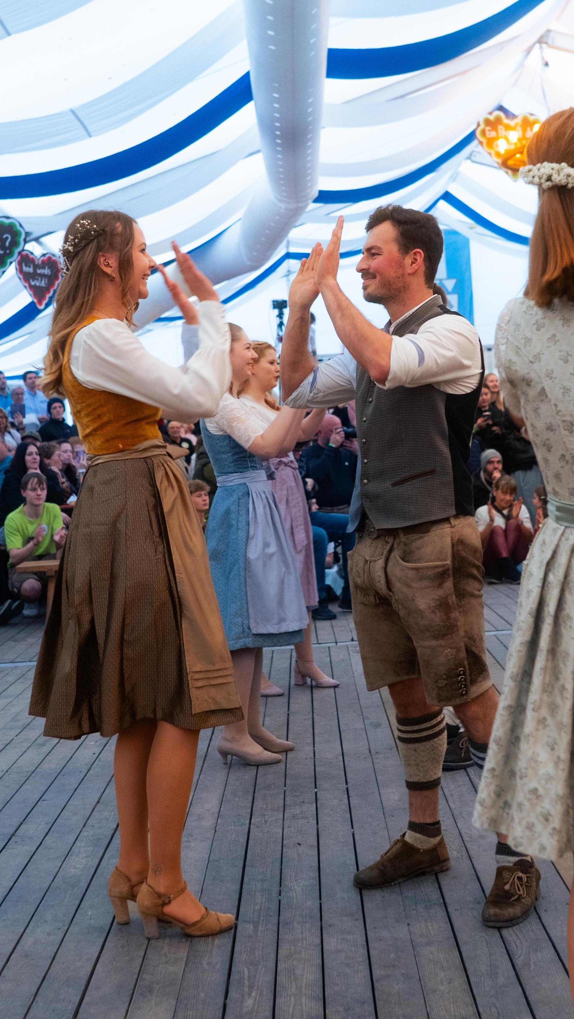 Auch am Sonntag habt ihr auf der Kirwa in Weiherhammer gefeiert. (Bild: Hannes Stock)