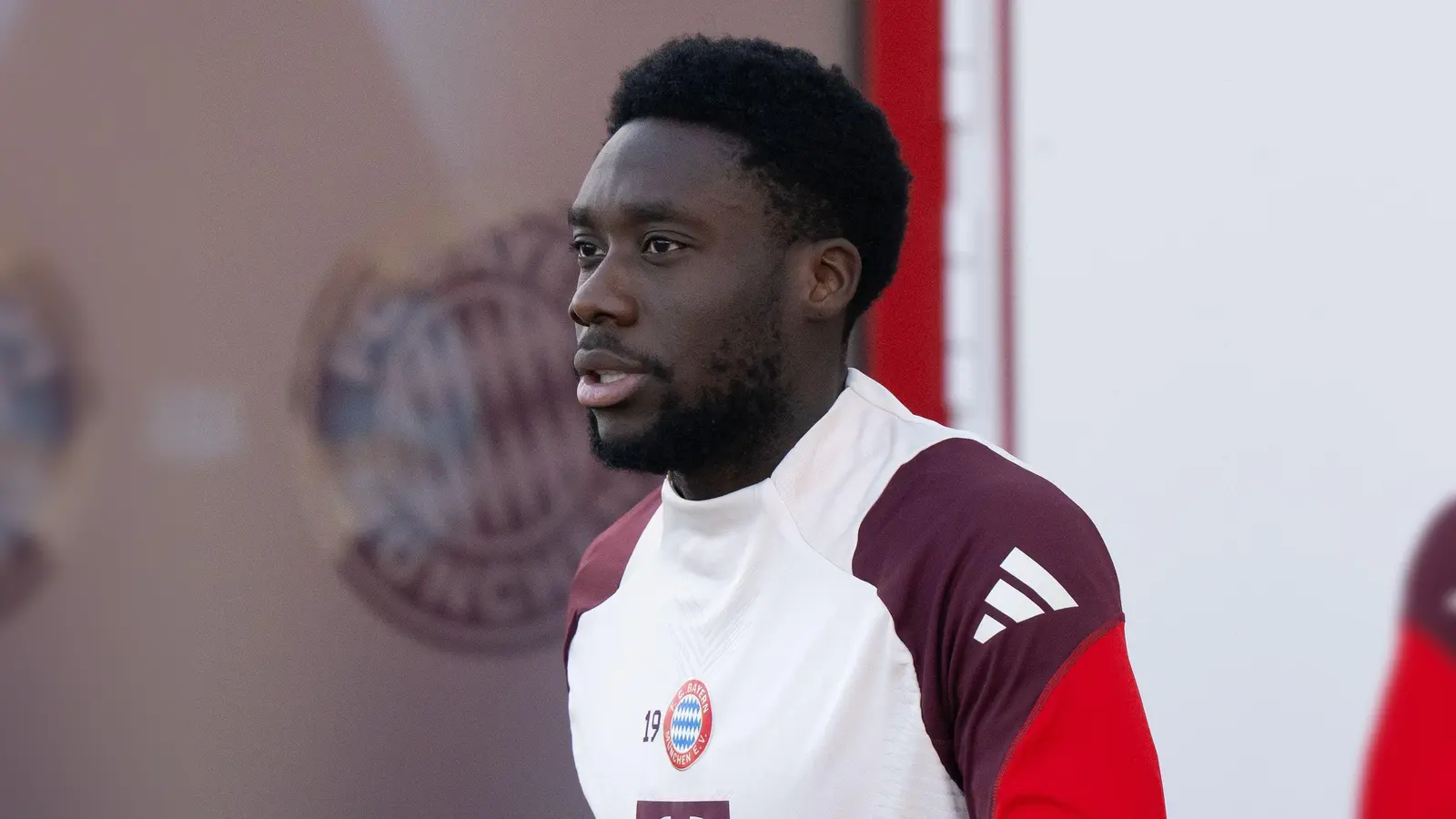  Alphonso Davies stand am Samstag bei Borussia Dortmund in der Startelf der Bayern. (Bild: Sven Hoppe/dpa)