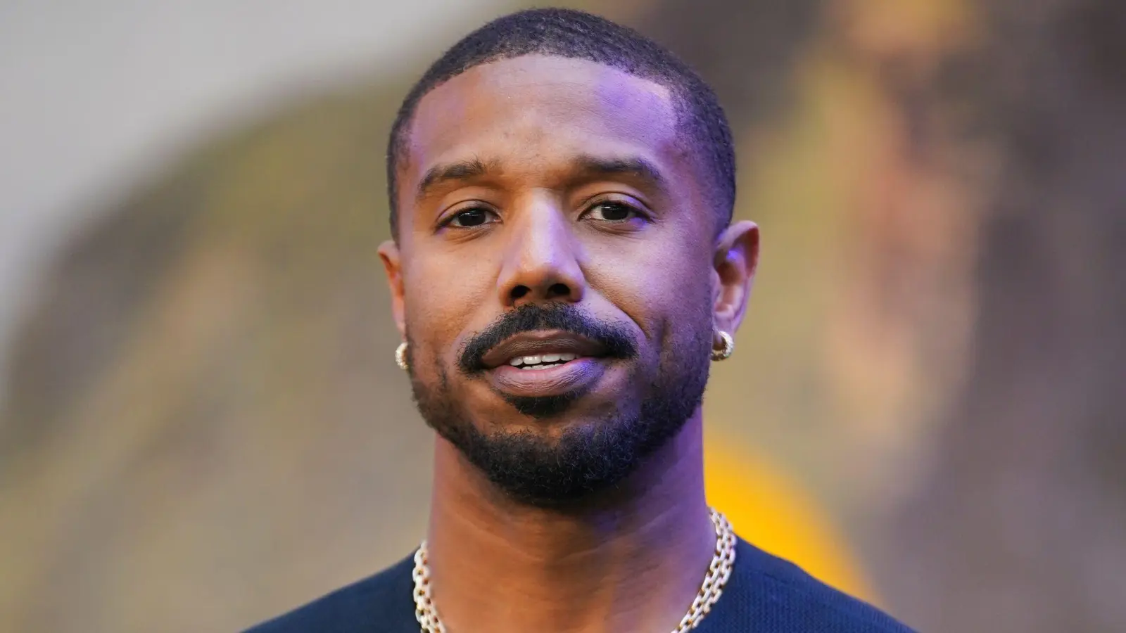 Michael B. Jordan sagt, er sei stolz darauf, in Therapie gegangen zu sein. (Archivbild) (Bild: Alberto Pezzali/Invision/dpa)
